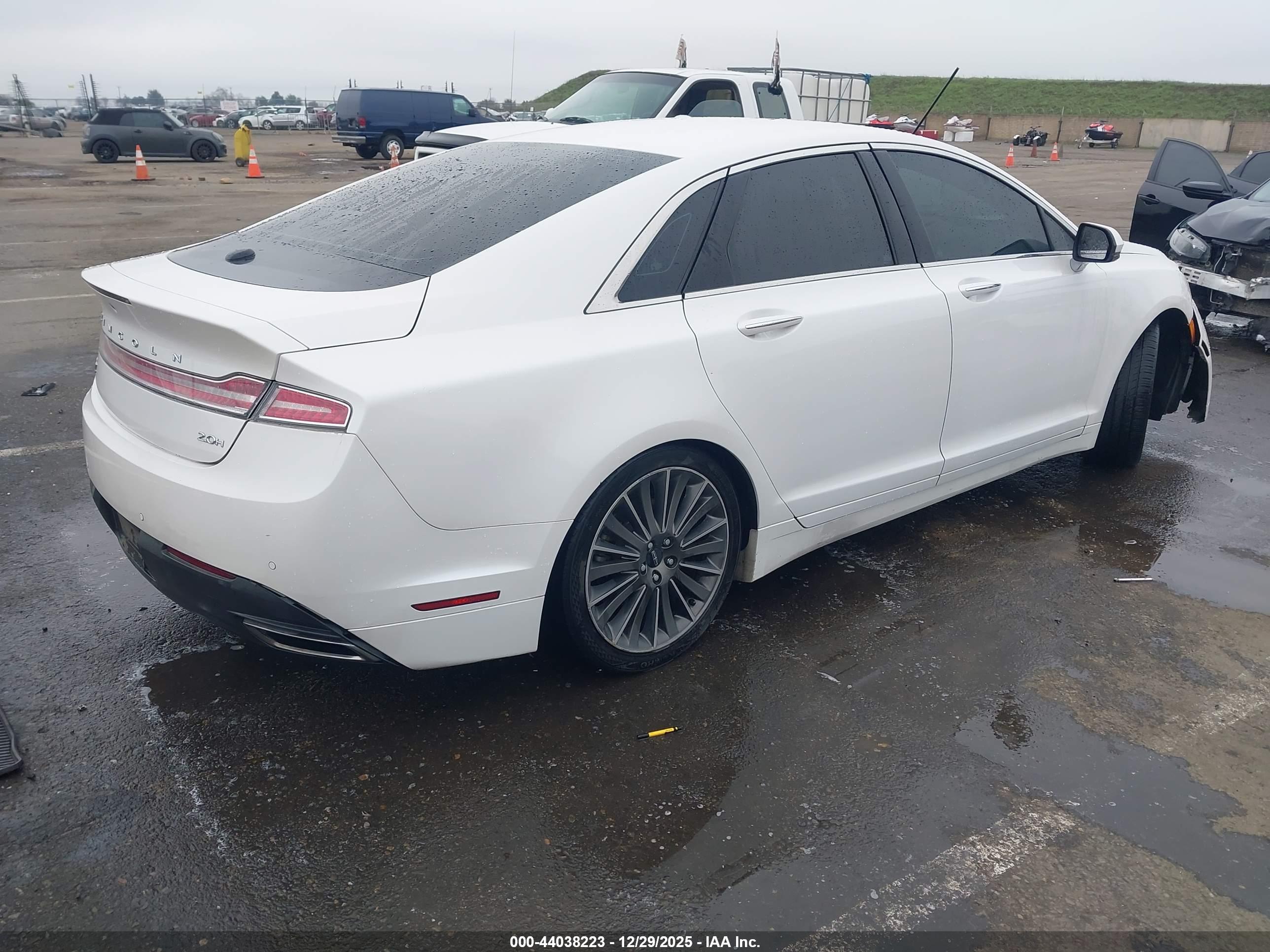 LINCOLN MKZ image 4