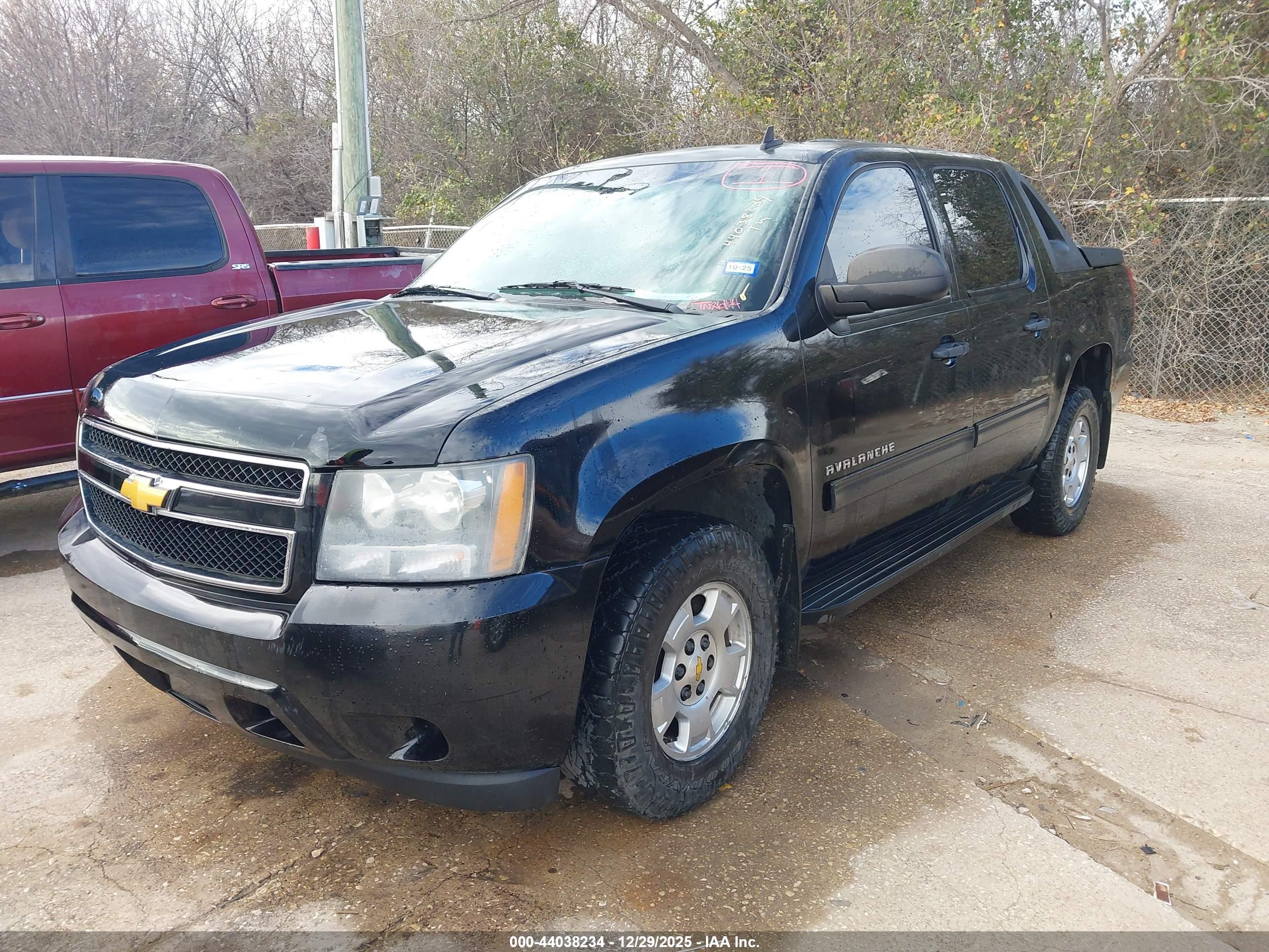 CHEVROLET AVALANCHE image 2