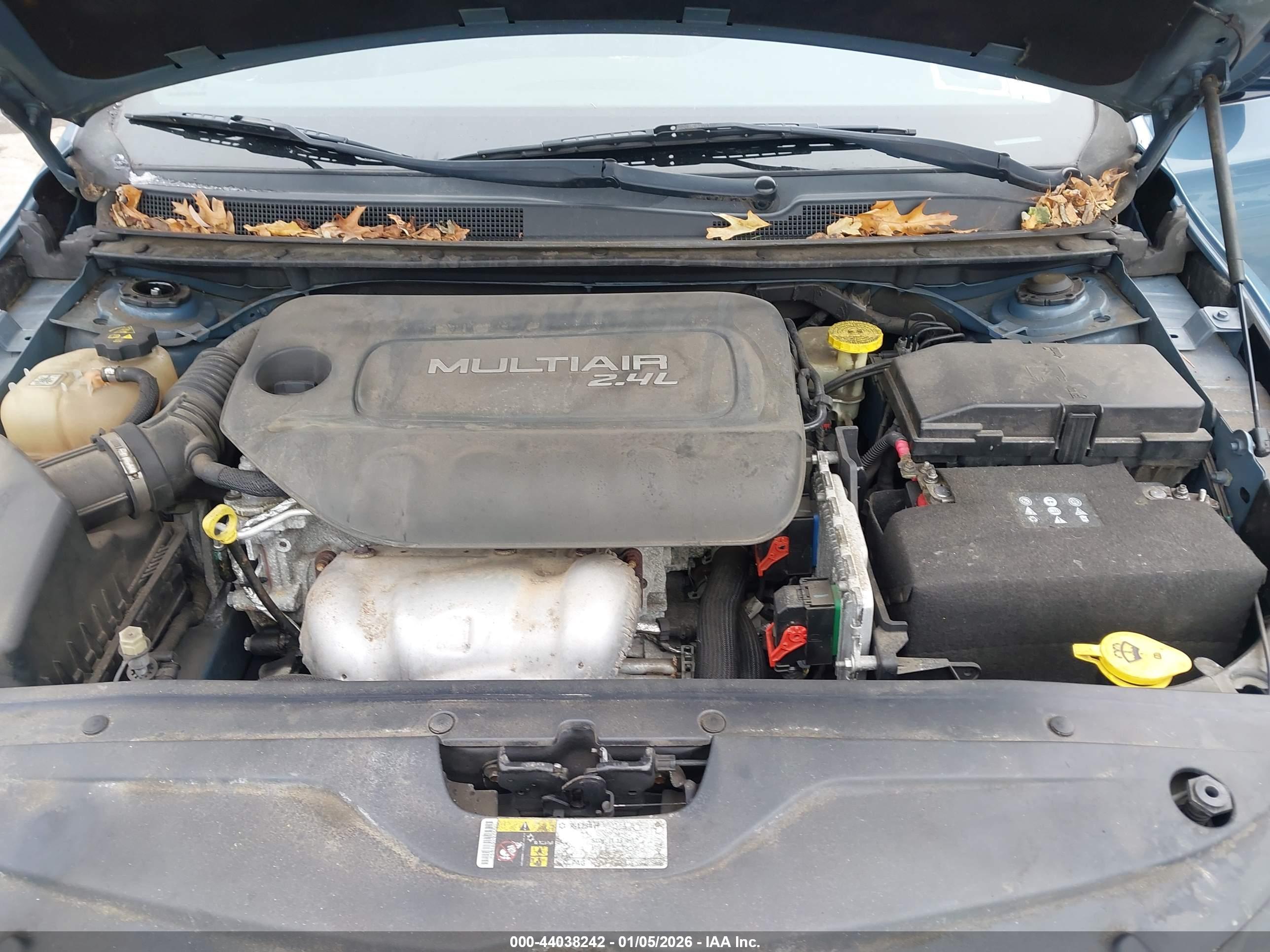 CHRYSLER 200 image 10