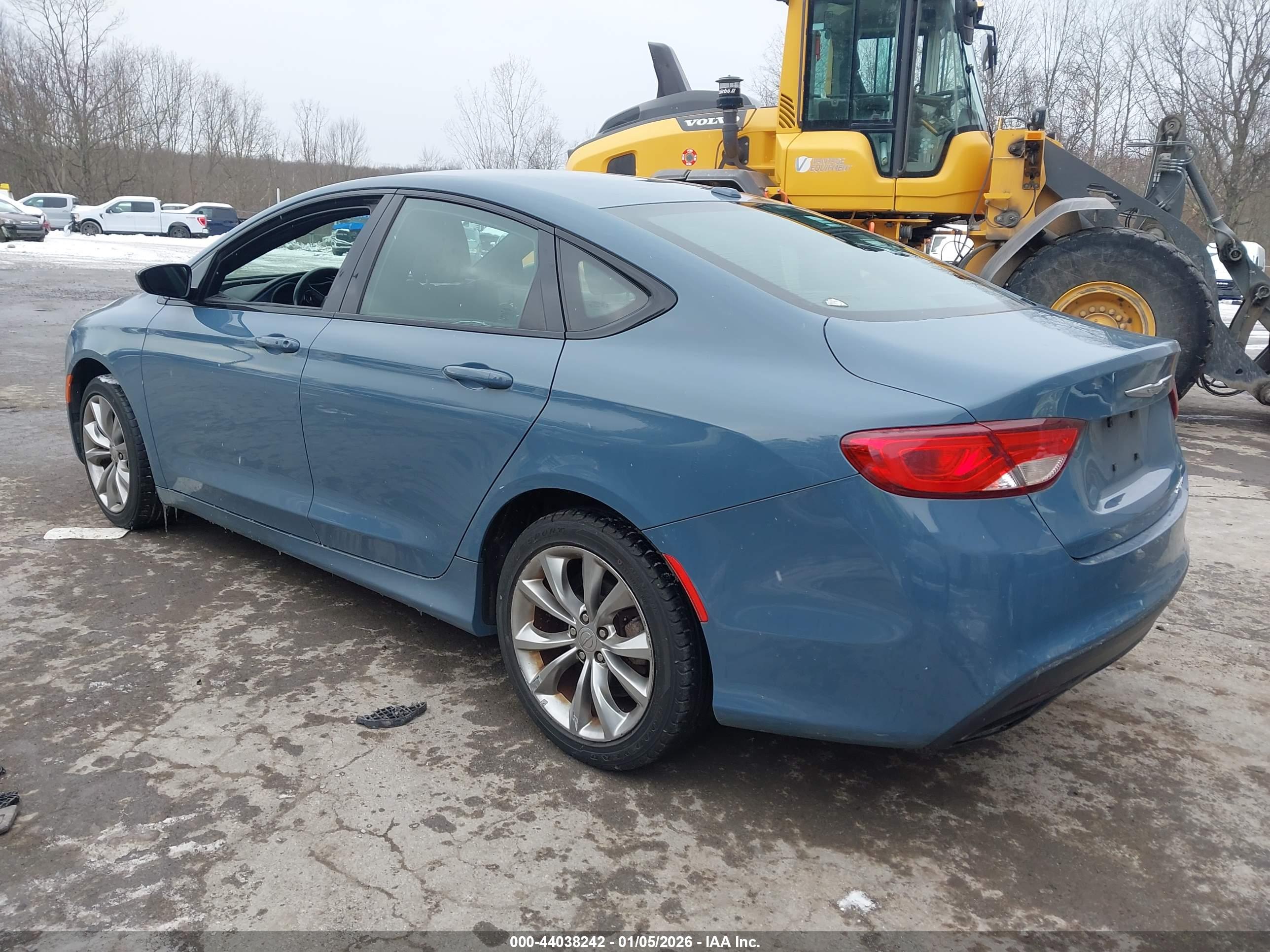 CHRYSLER 200 image 3