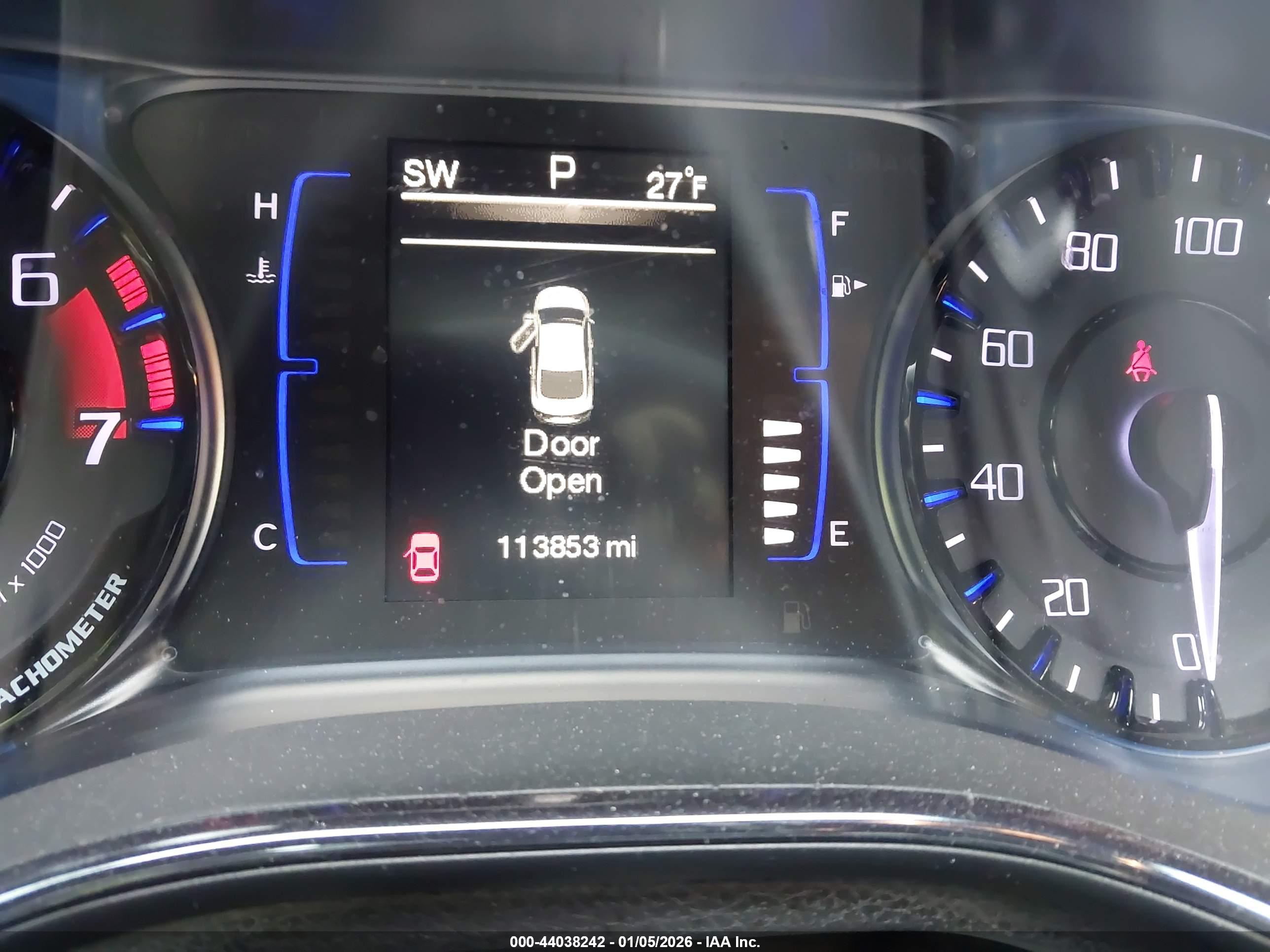 CHRYSLER 200 image 7