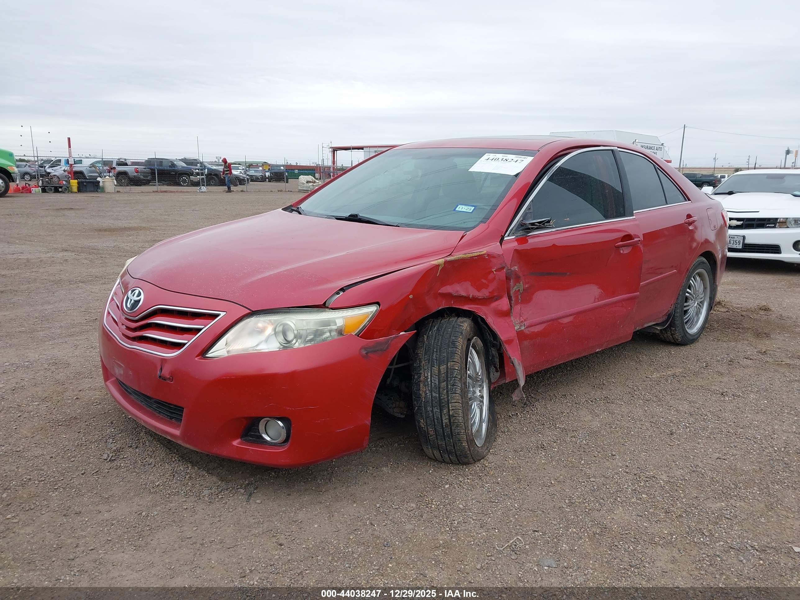 TOYOTA CAMRY image 2