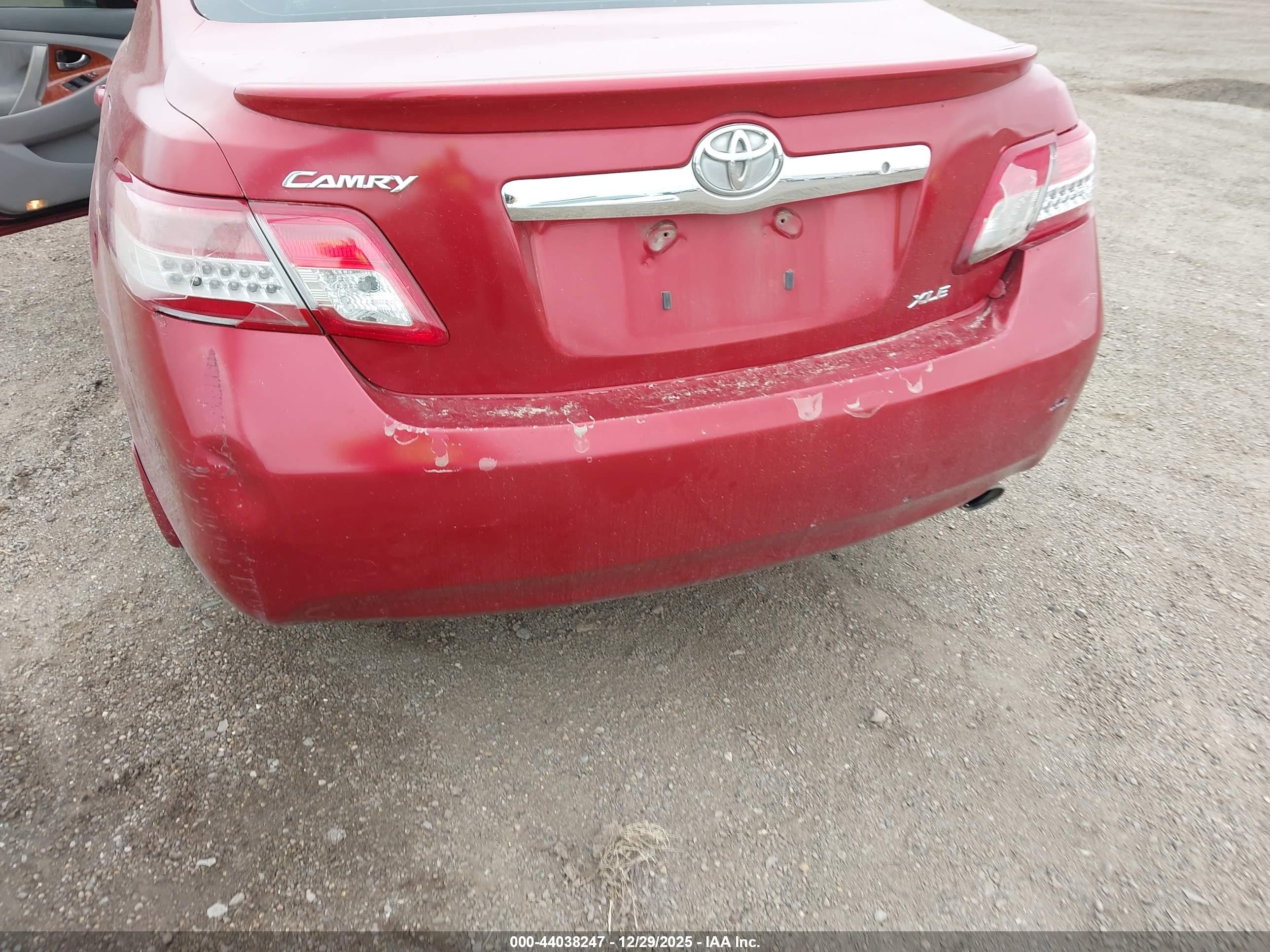 TOYOTA CAMRY image 6