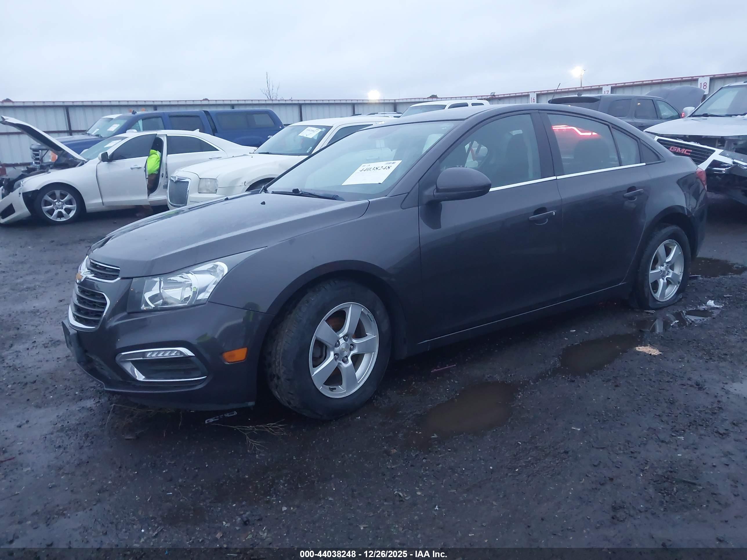 CHEVROLET CRUZE image 2