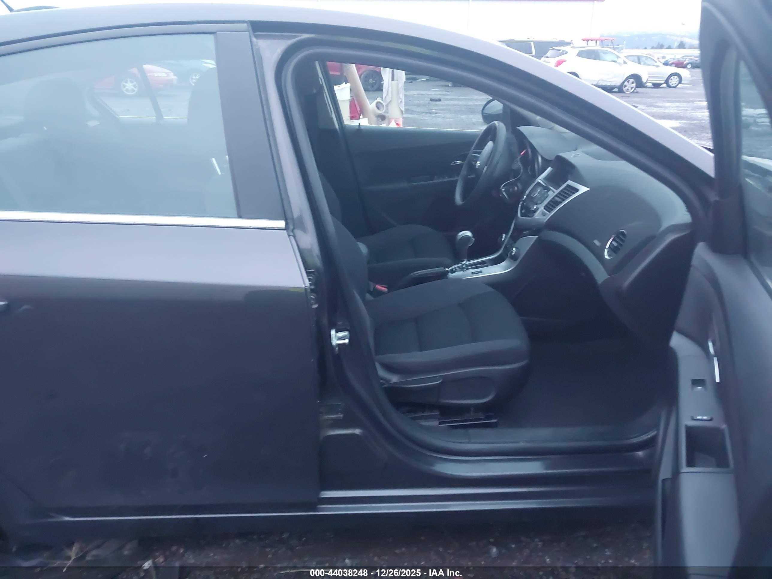 CHEVROLET CRUZE image 5