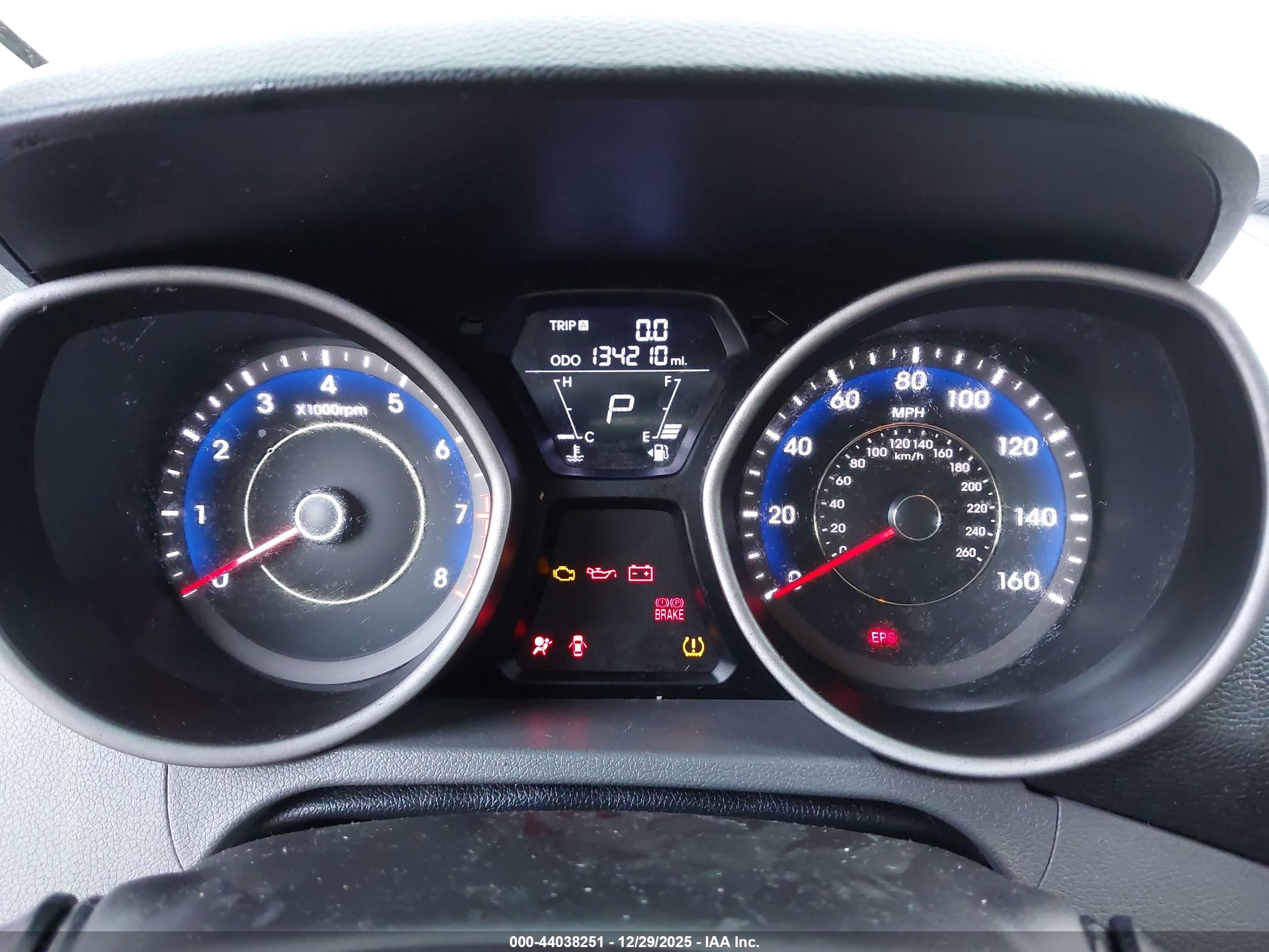 HYUNDAI ELANTRA image 7
