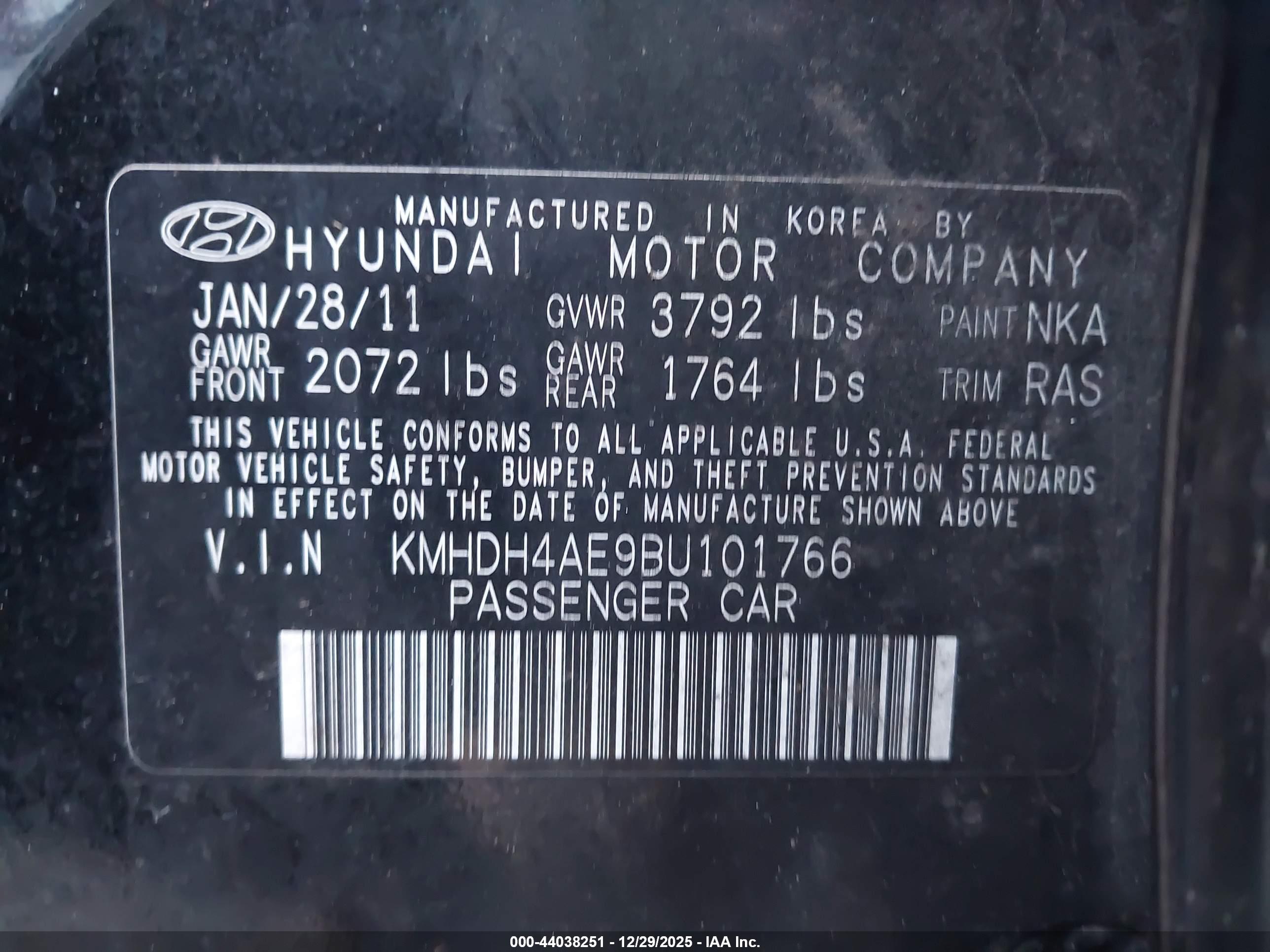 HYUNDAI ELANTRA image 9