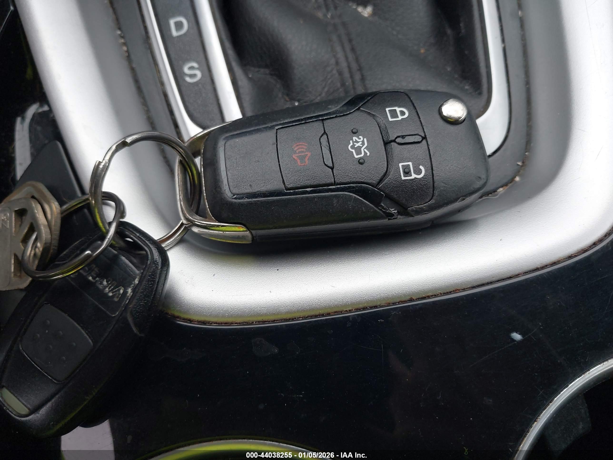 FORD FUSION image 11