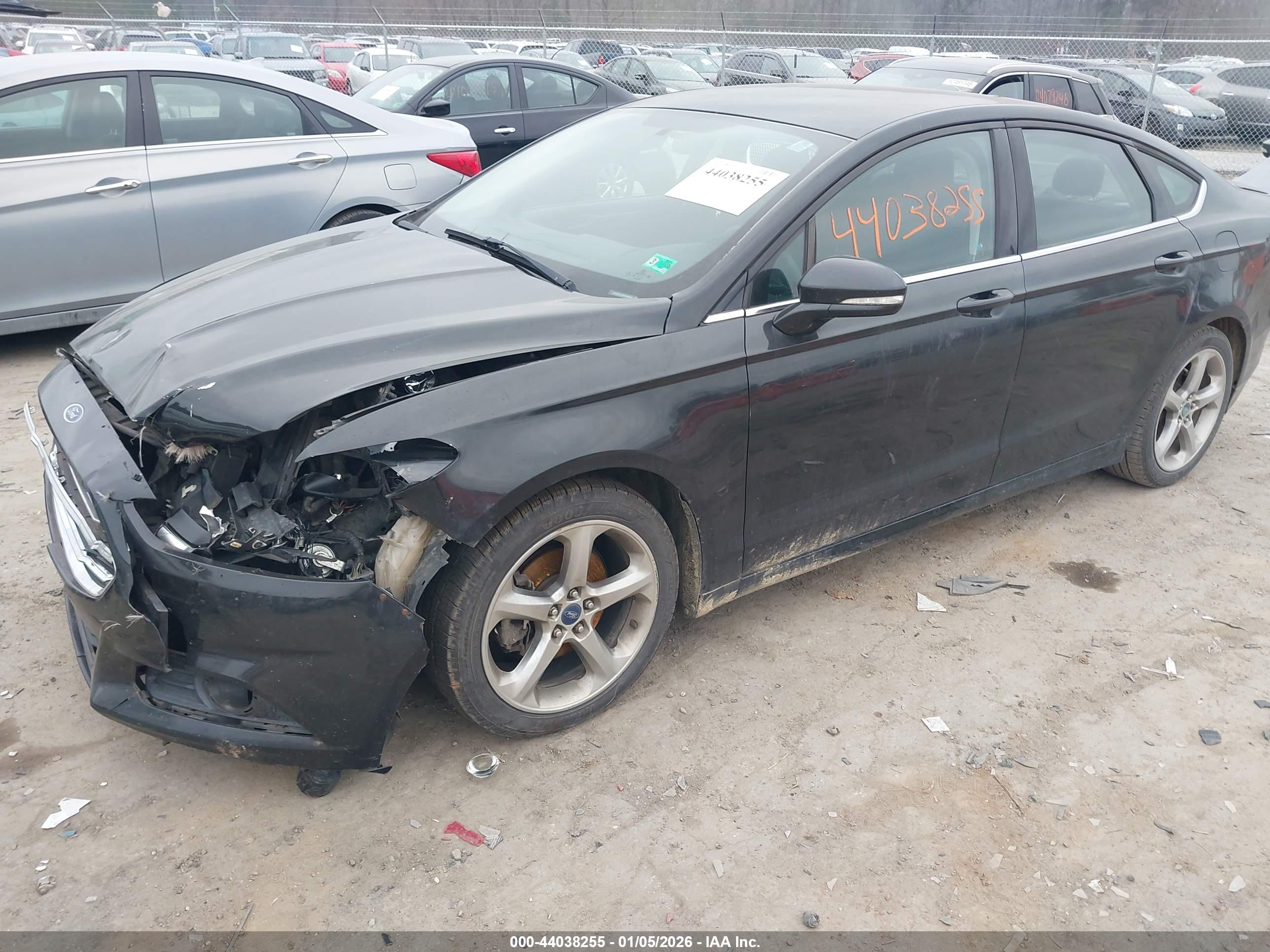 FORD FUSION image 2