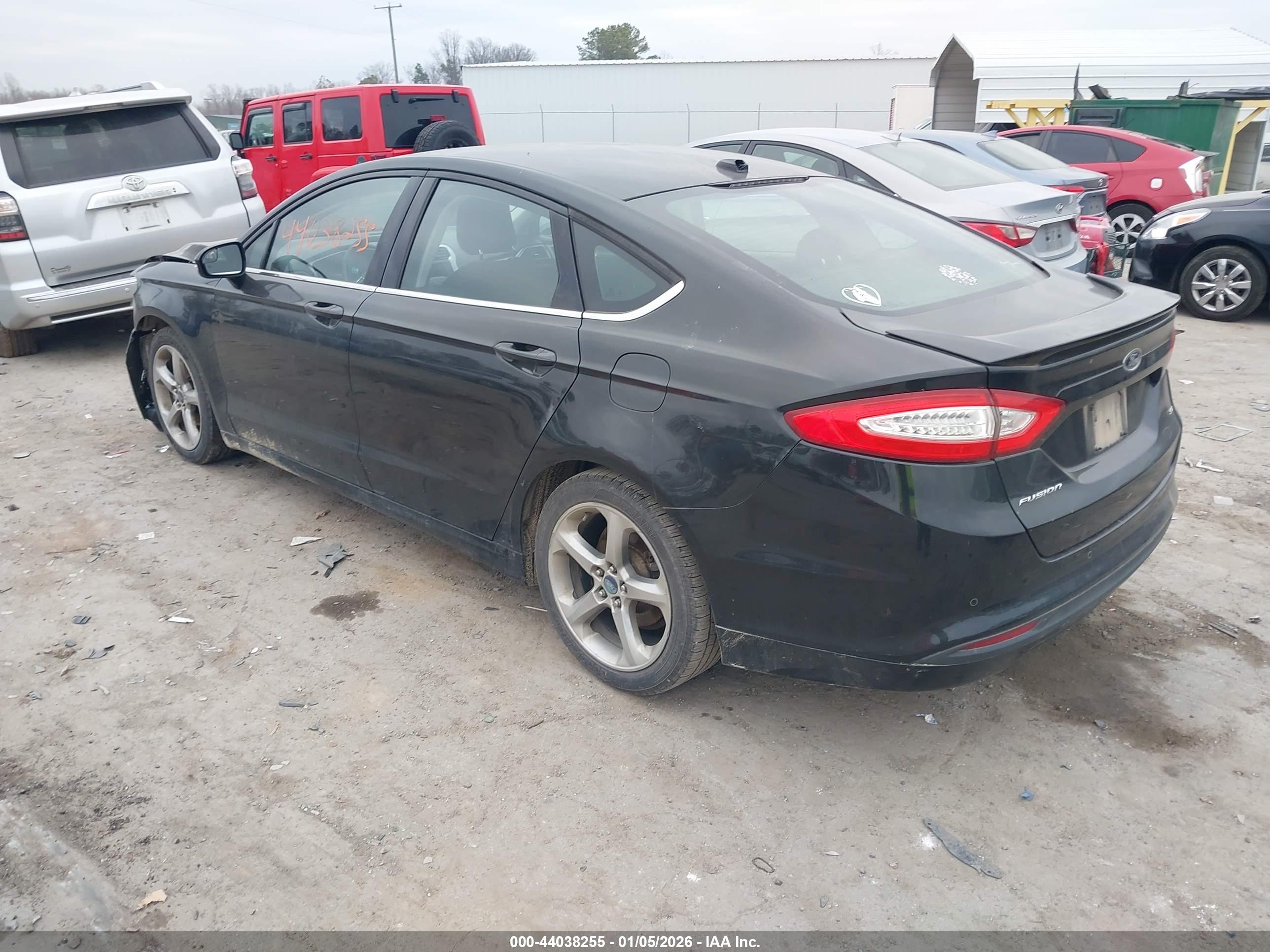 FORD FUSION image 3