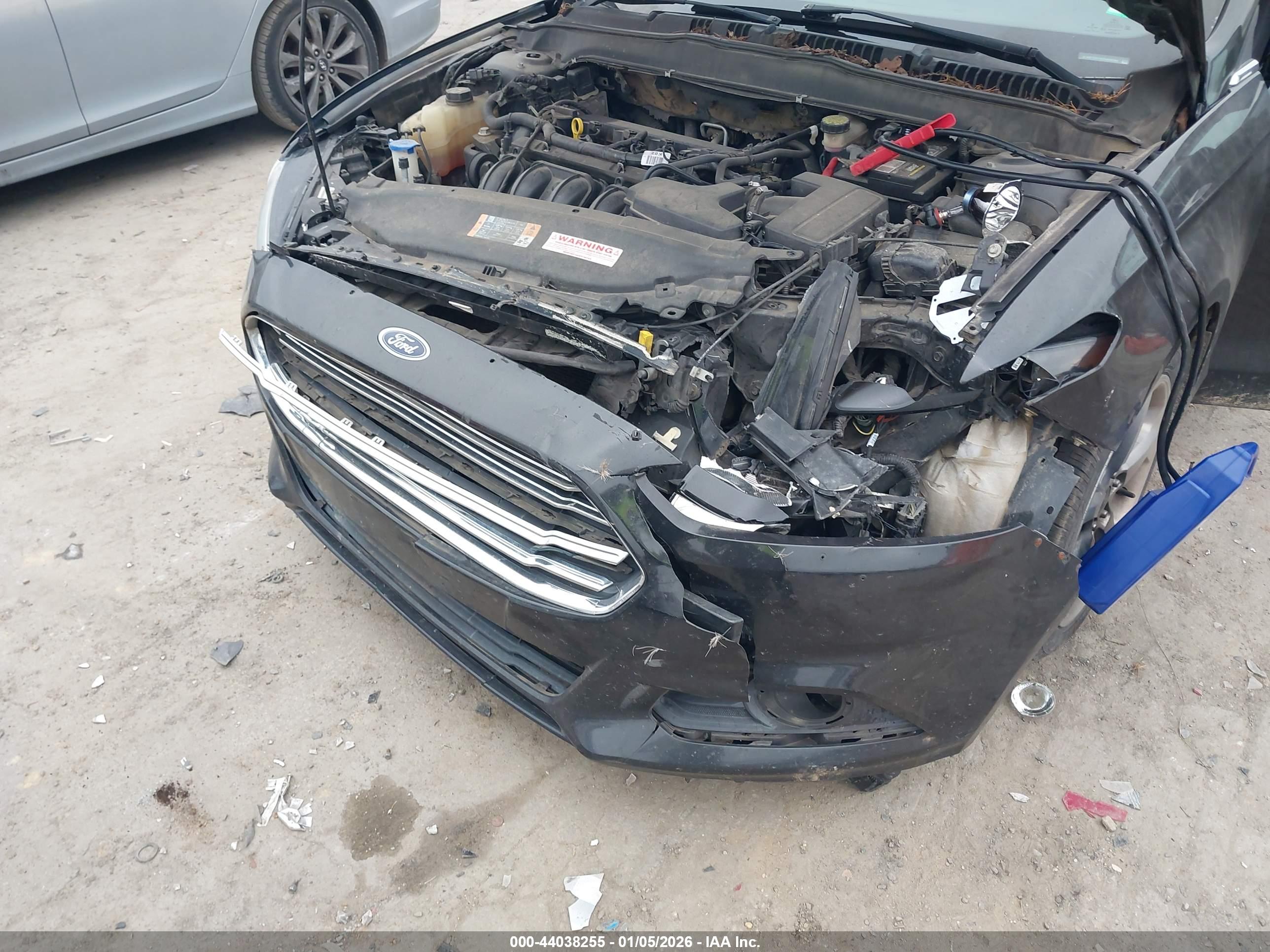 FORD FUSION image 6