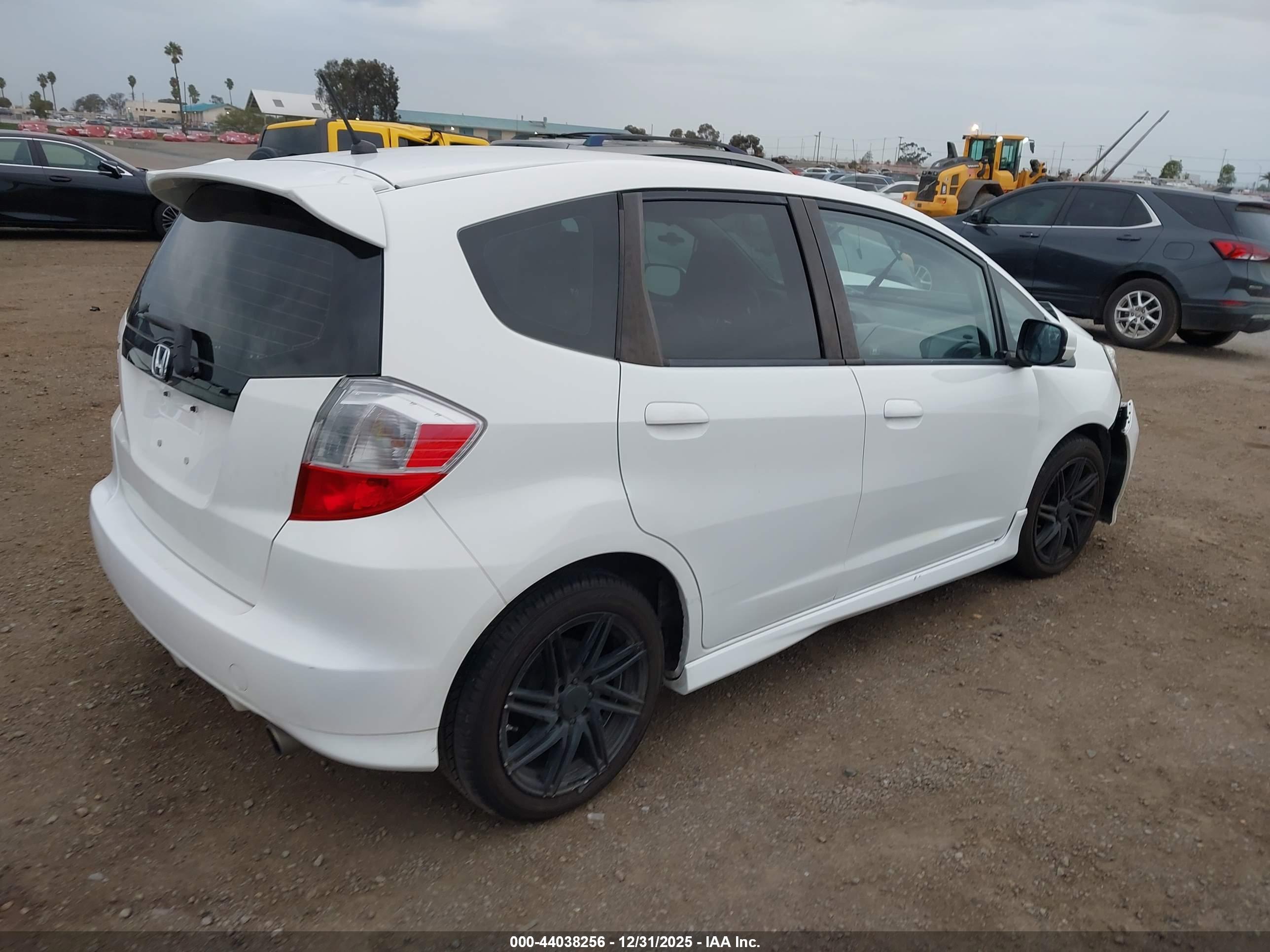 HONDA FIT image 4