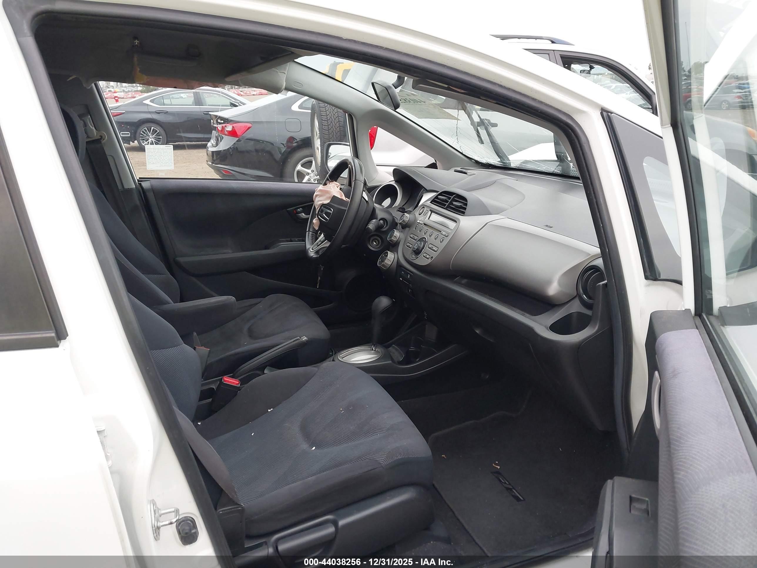 HONDA FIT image 5
