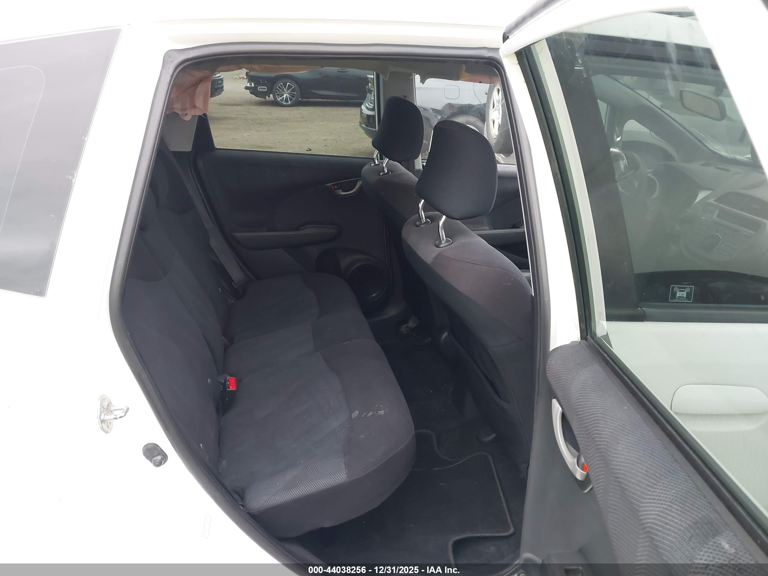 HONDA FIT image 8