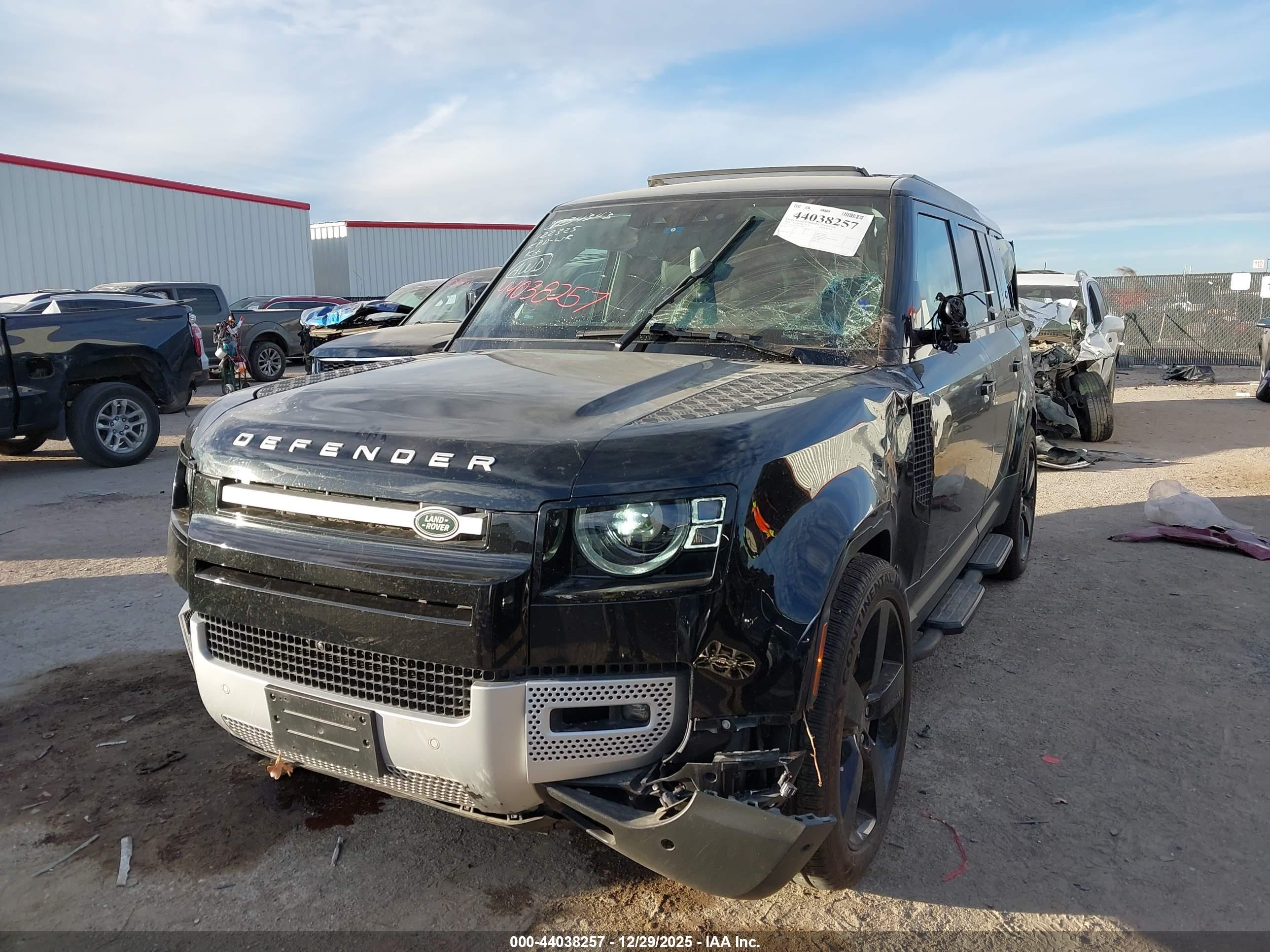 LAND ROVER image 2