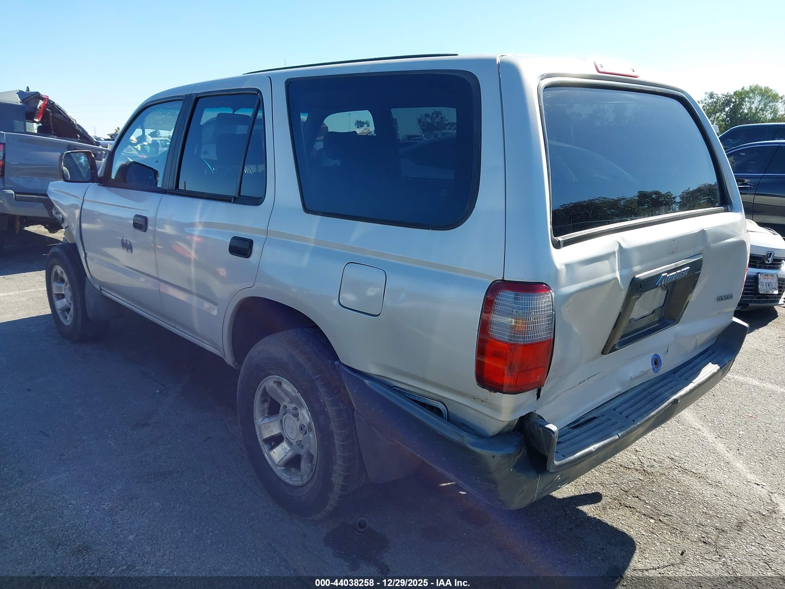 TOYOTA 4RUNNER image 3