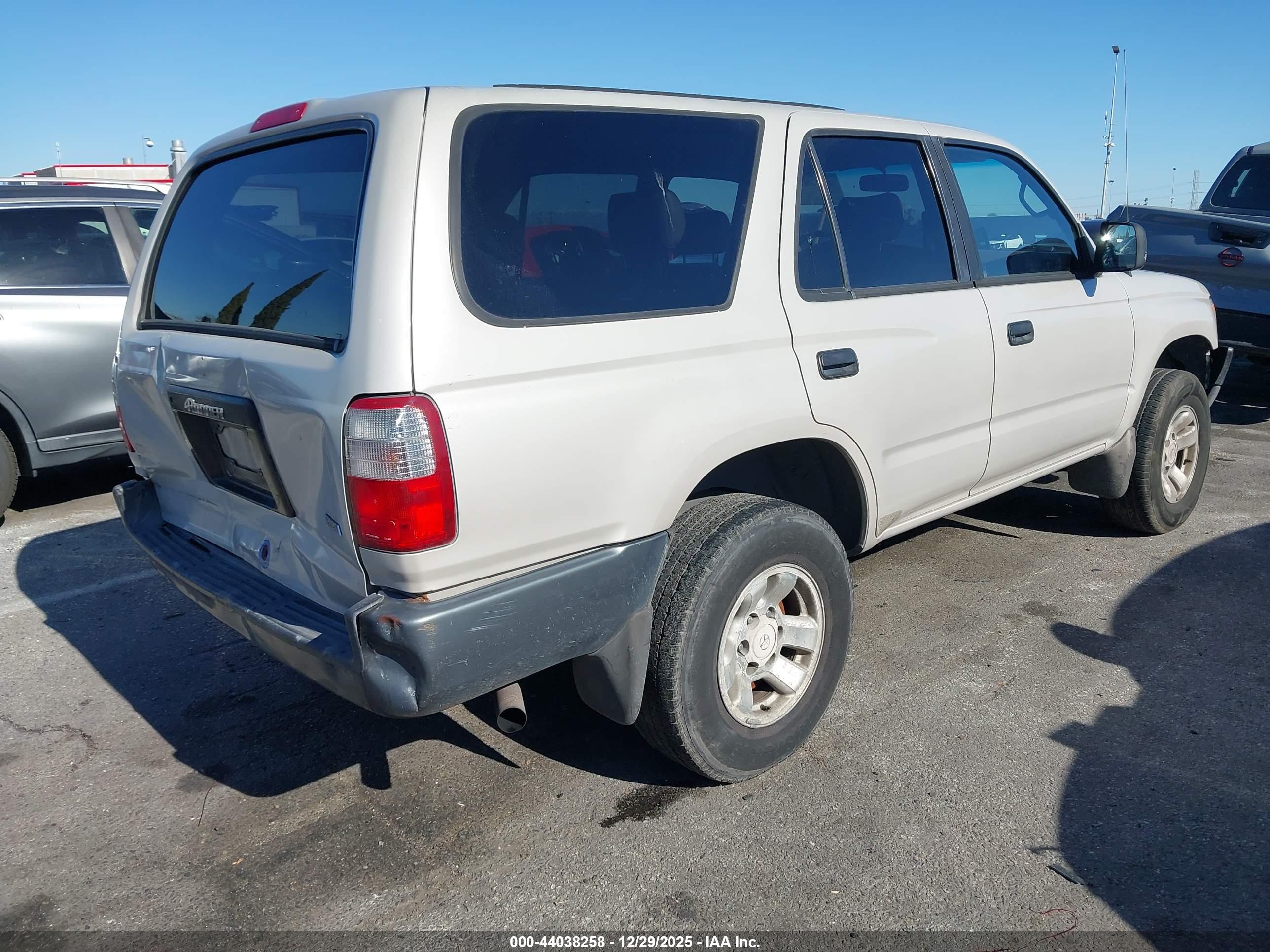 TOYOTA 4RUNNER image 4