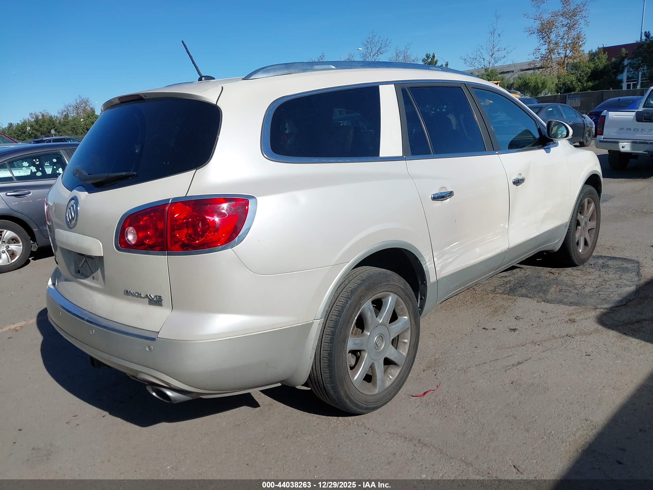 BUICK ENCLAVE image 4