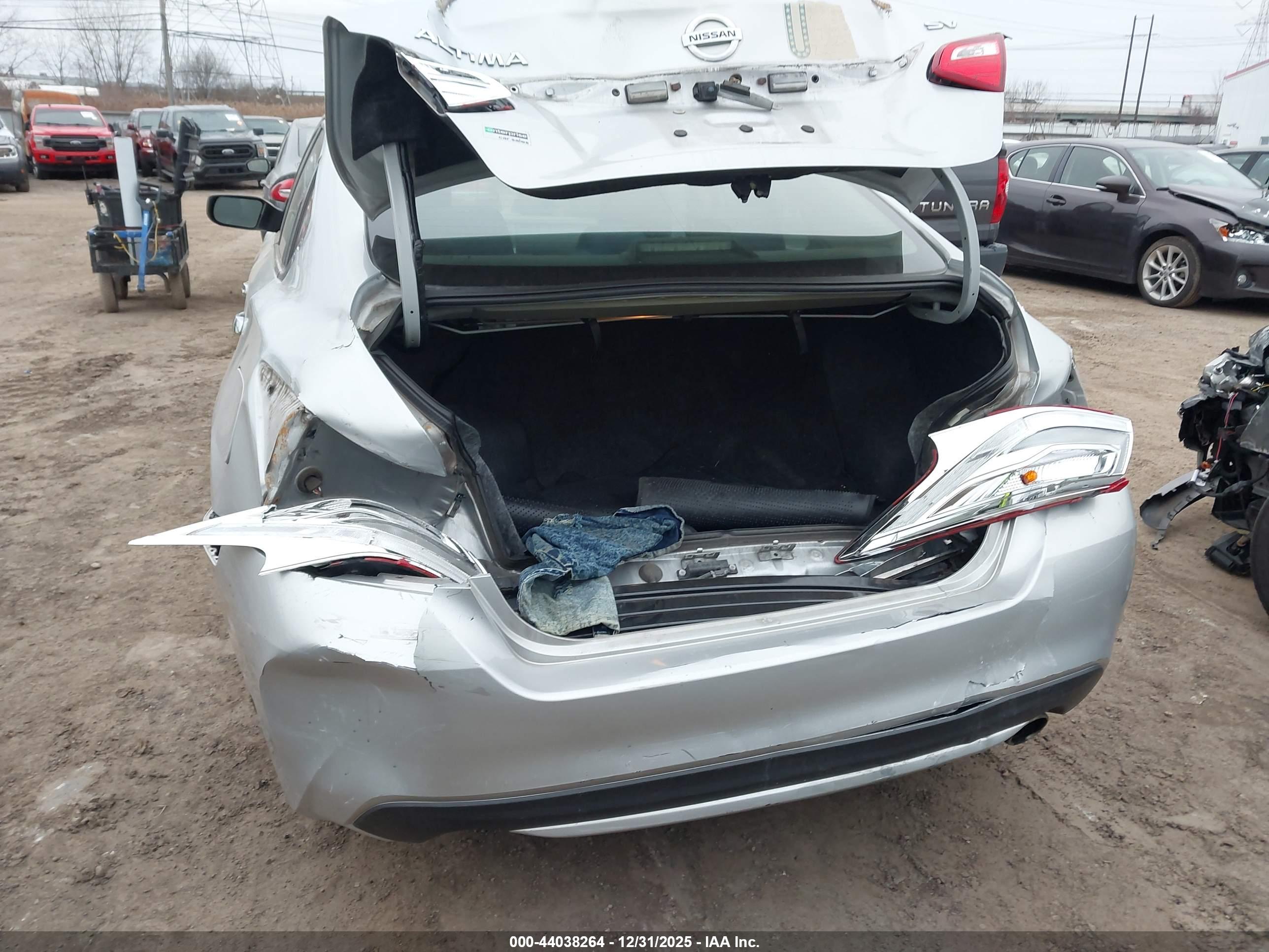 NISSAN ALTIMA image 6