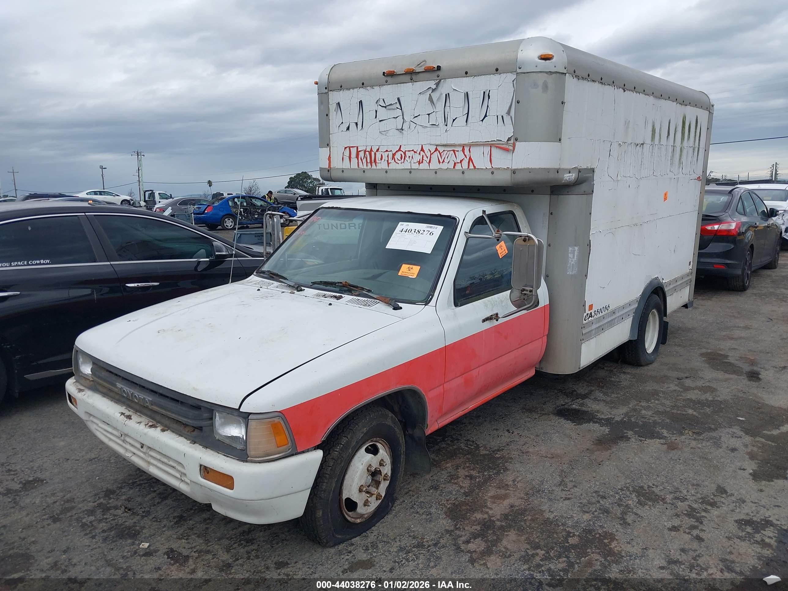 TOYOTA PICKUP image 2