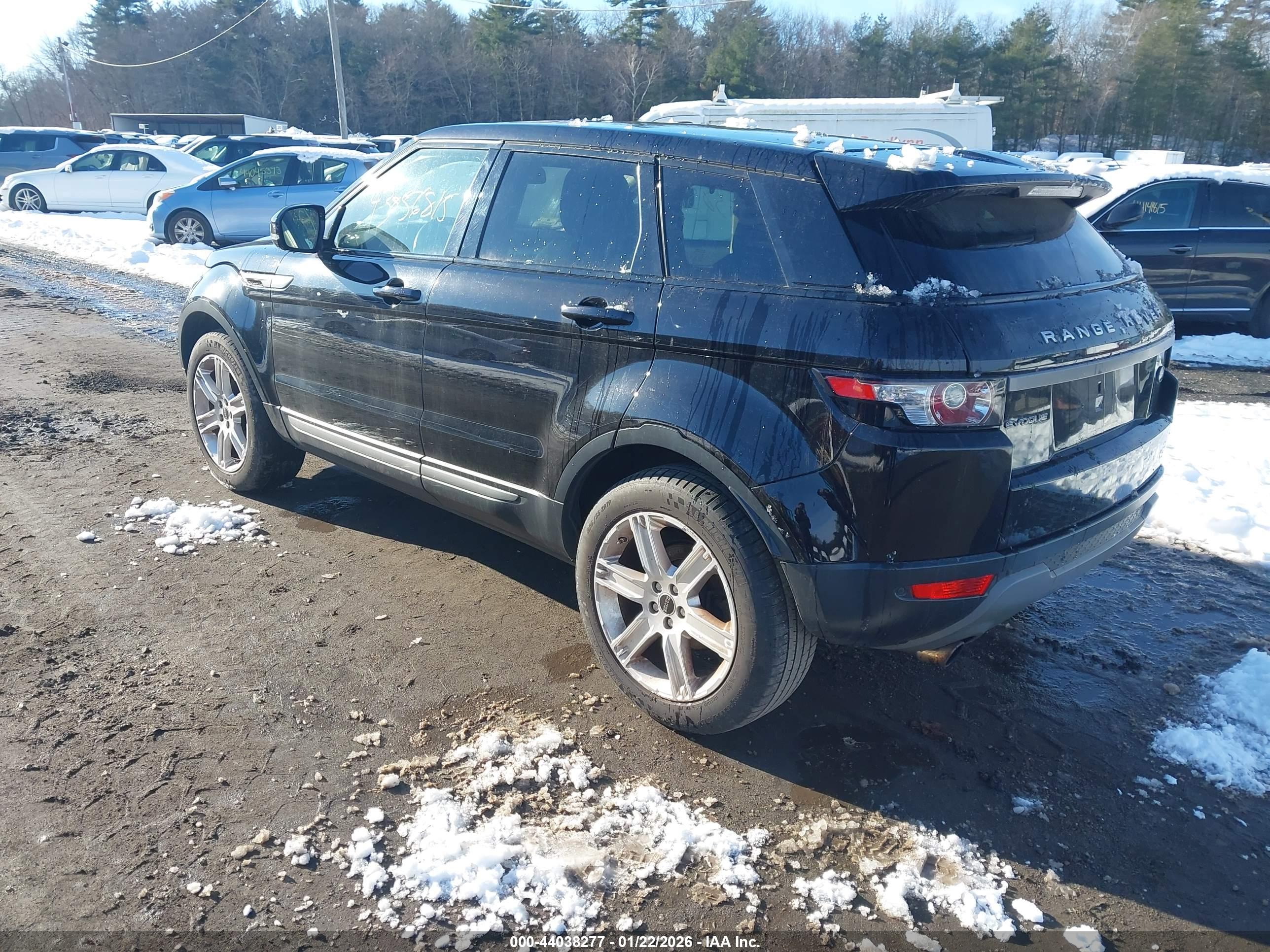 LAND ROVER image 3