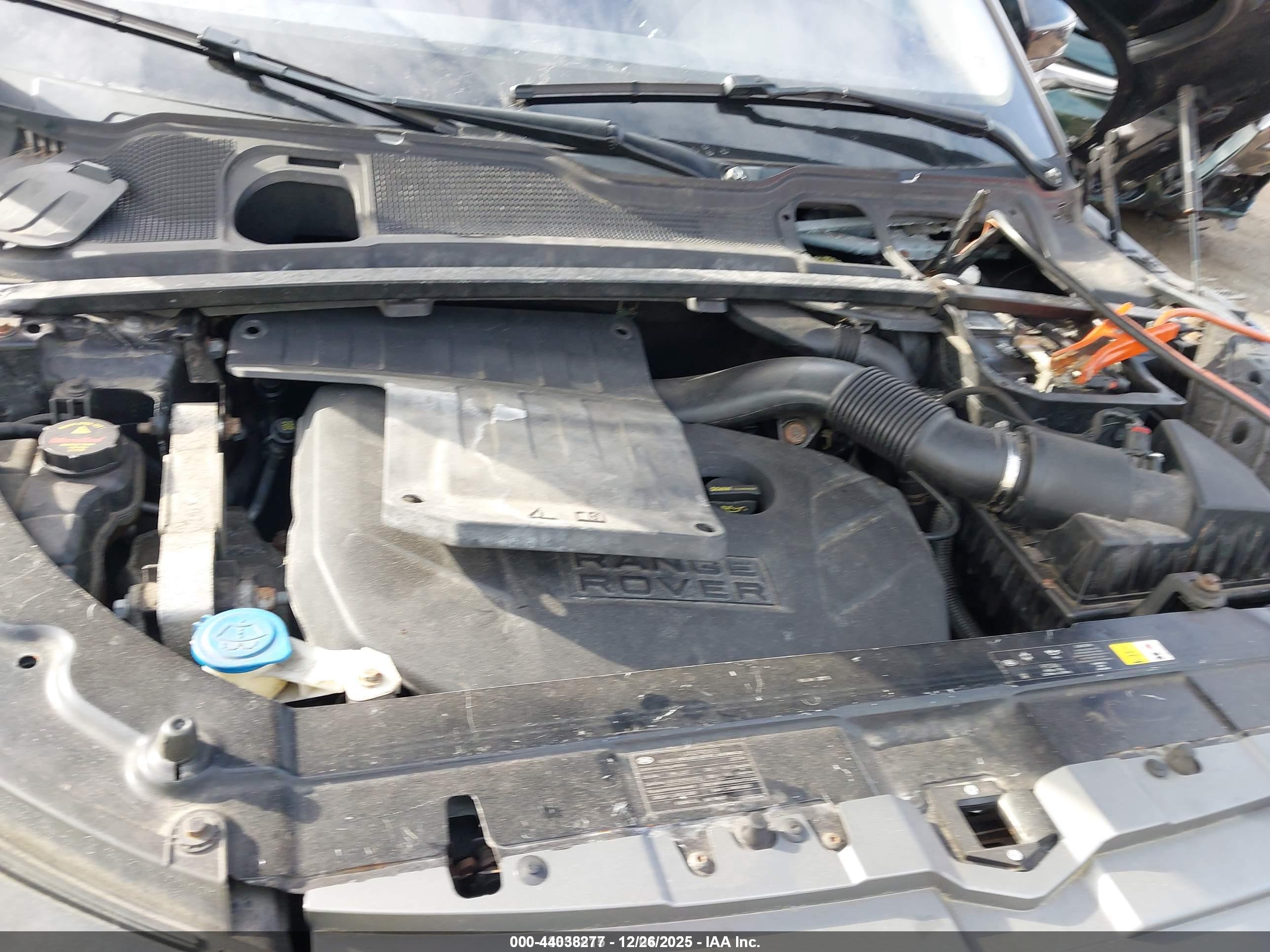 LAND ROVER image 6