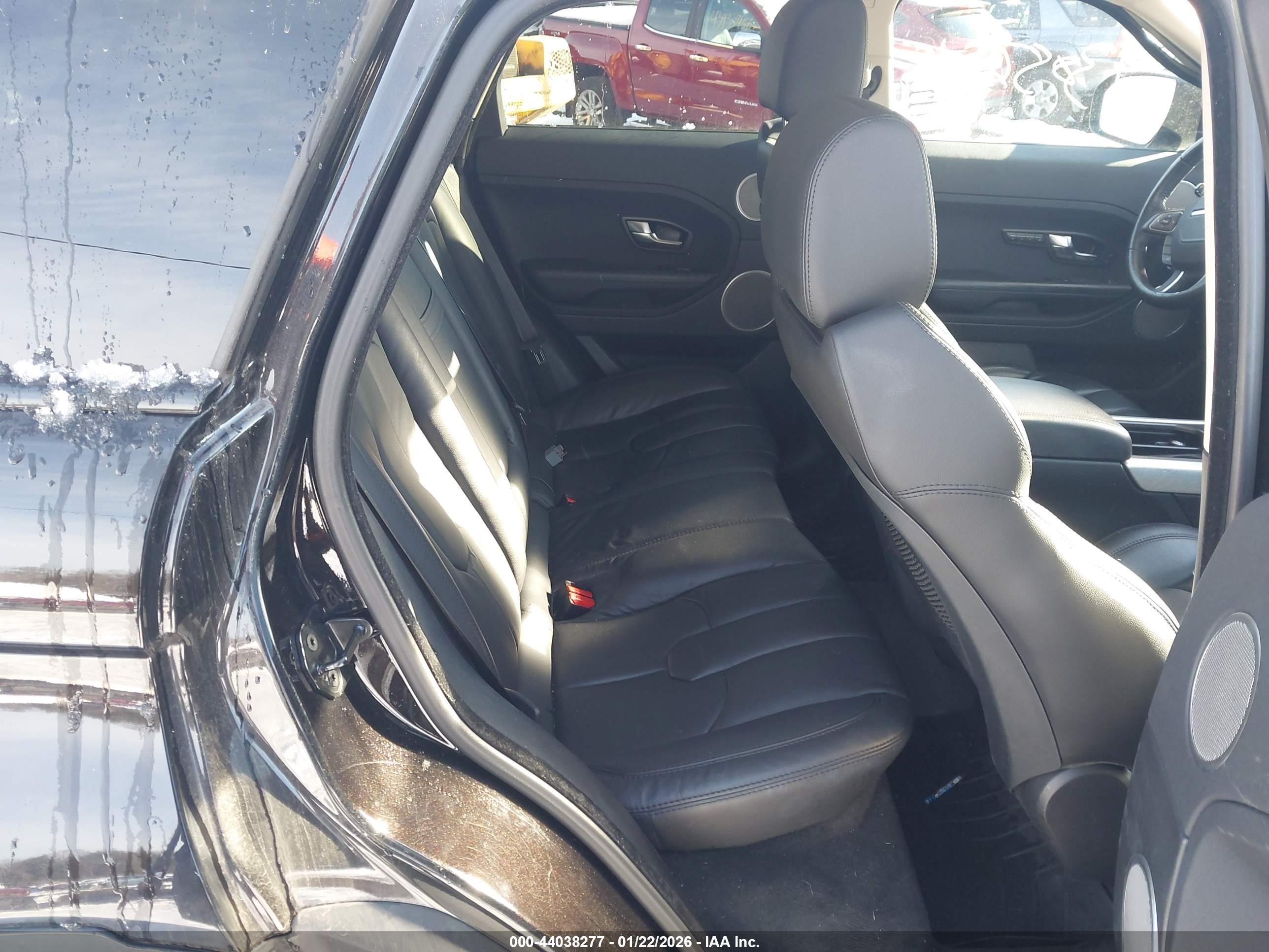 LAND ROVER image 8