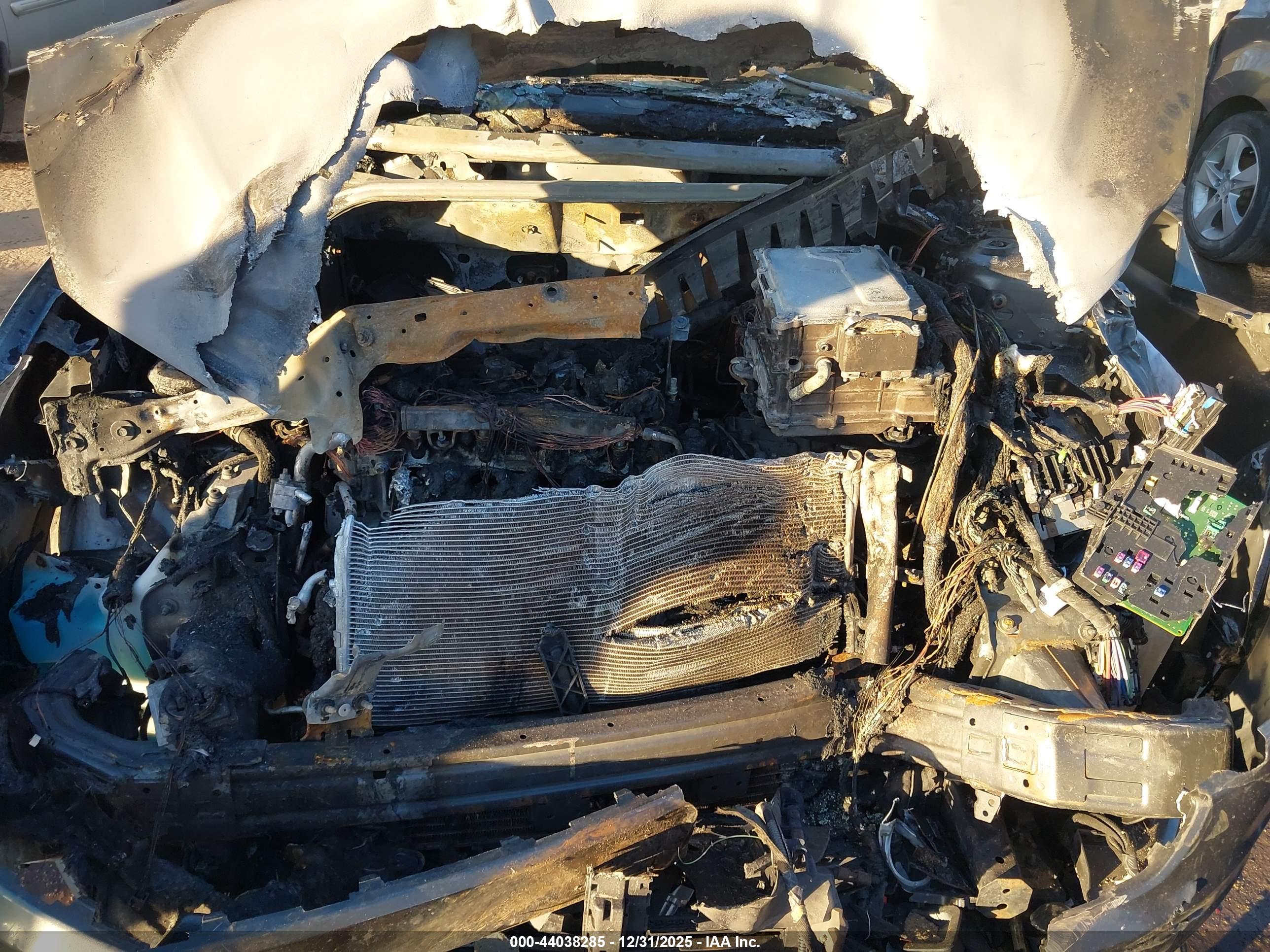 FORD FUSION image 10