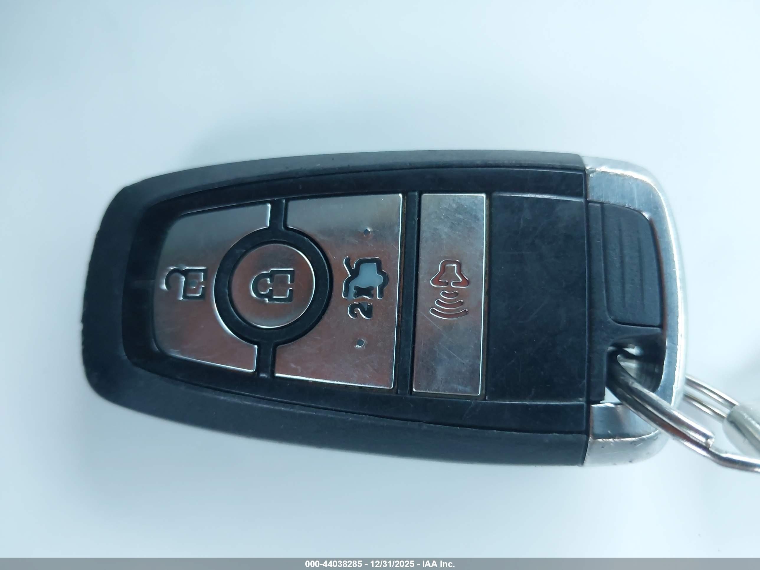FORD FUSION image 11