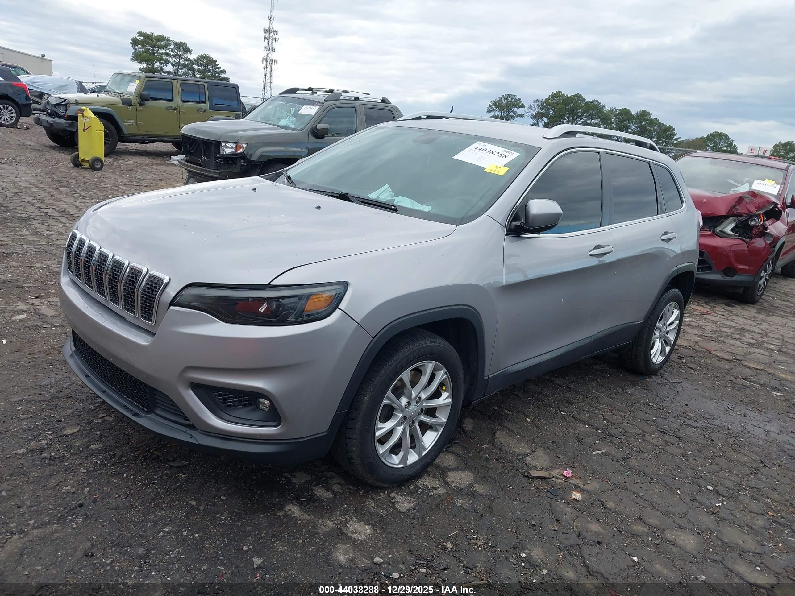JEEP CHEROKEE image 2