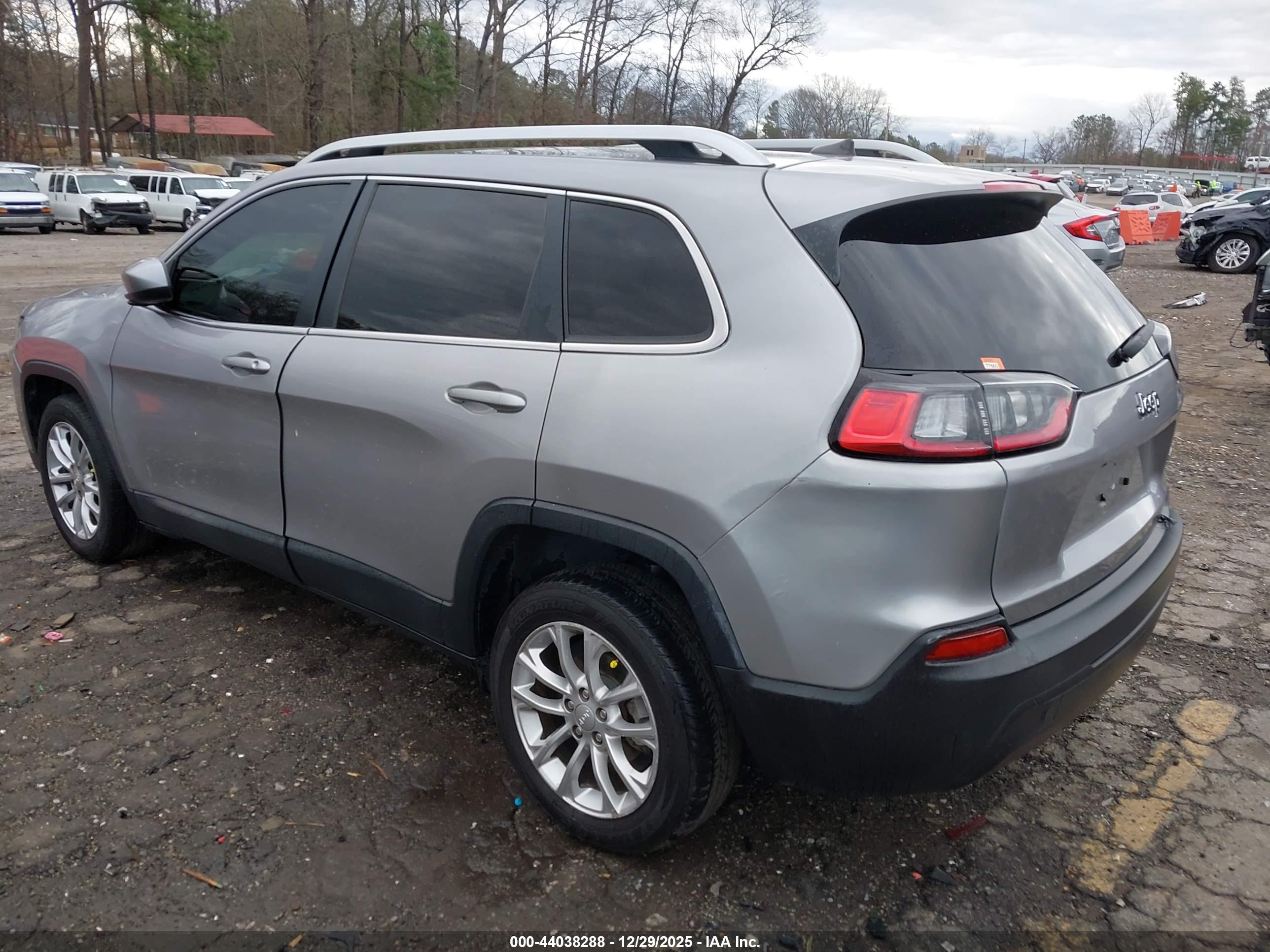 JEEP CHEROKEE image 3