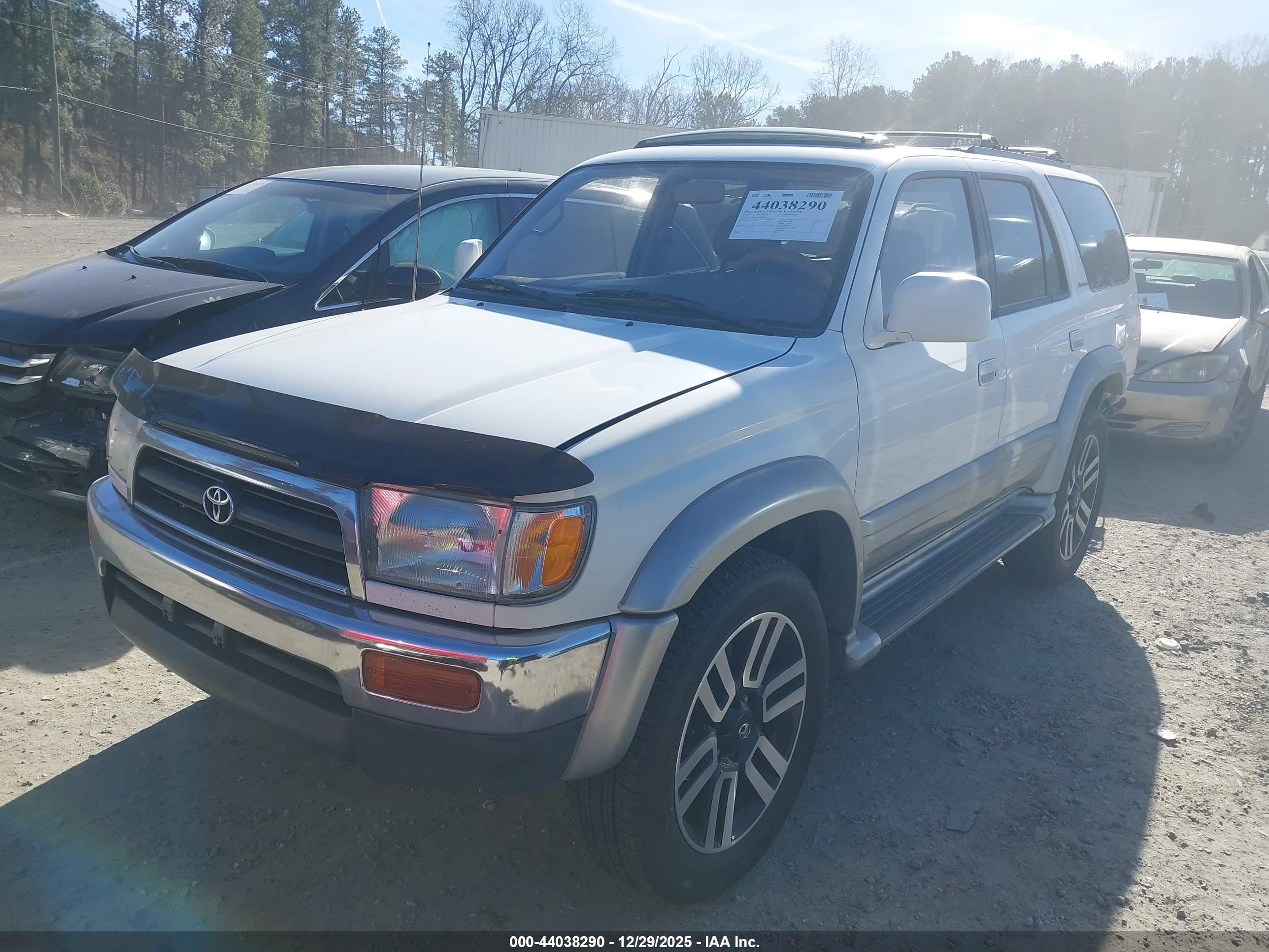 TOYOTA 4RUNNER image 2