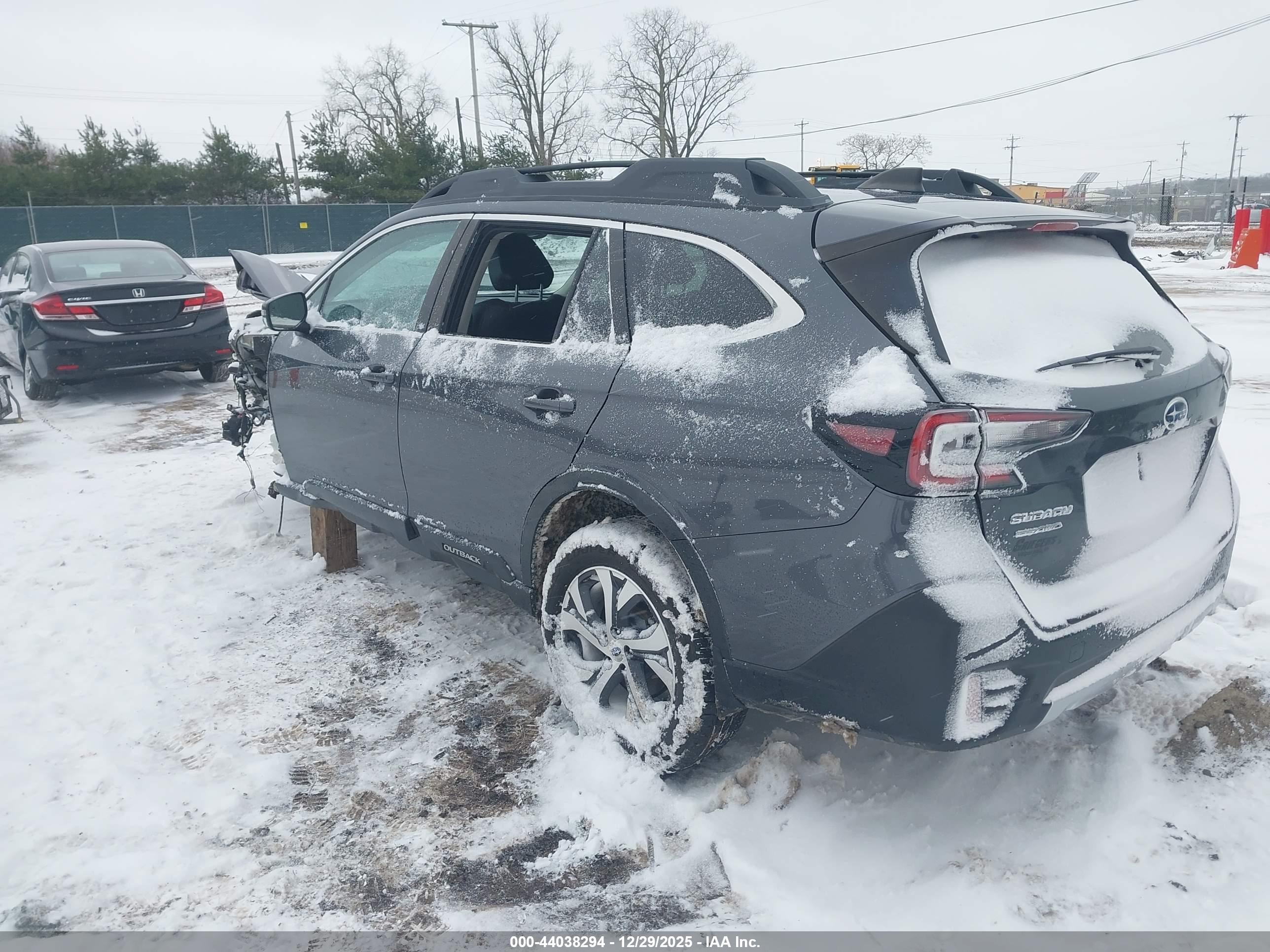 SUBARU OUTBACK image 3