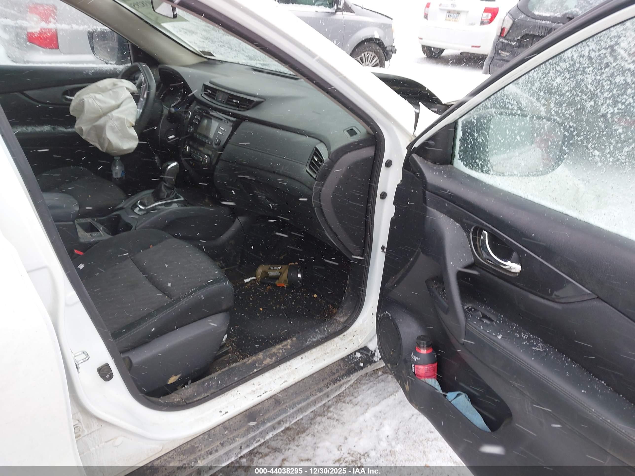 NISSAN ROGUE image 5