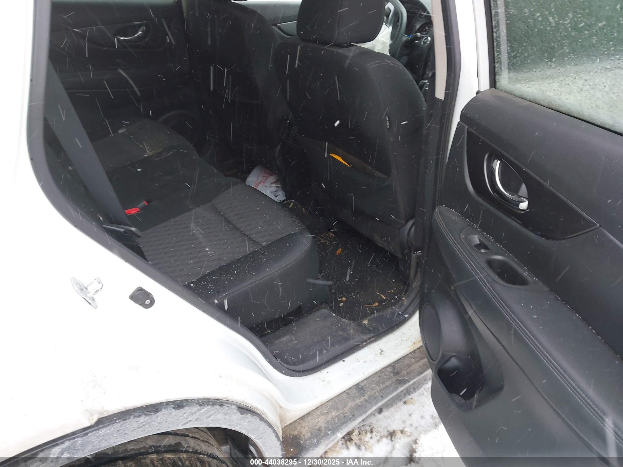 NISSAN ROGUE image 8