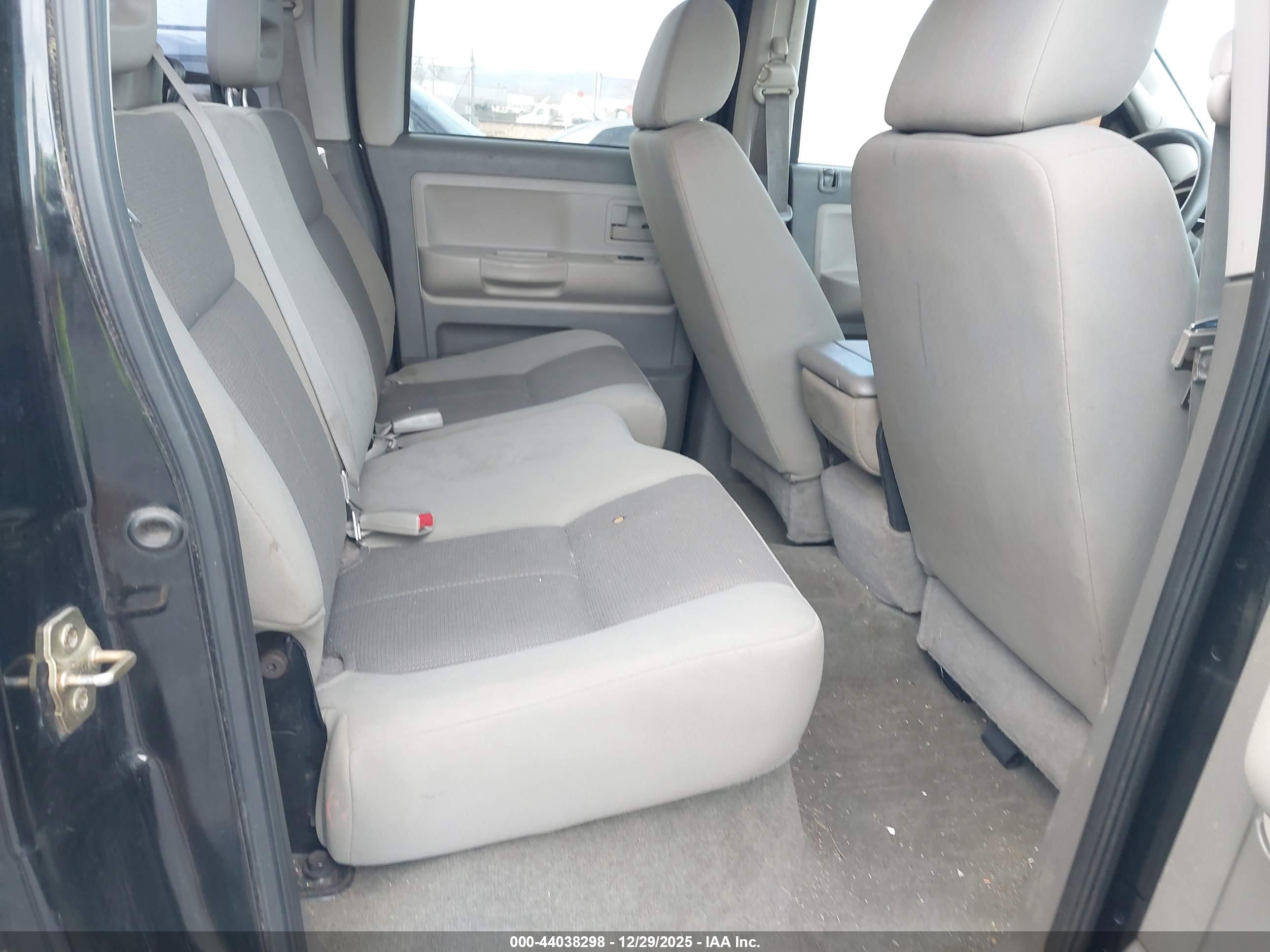 DODGE DAKOTA image 8