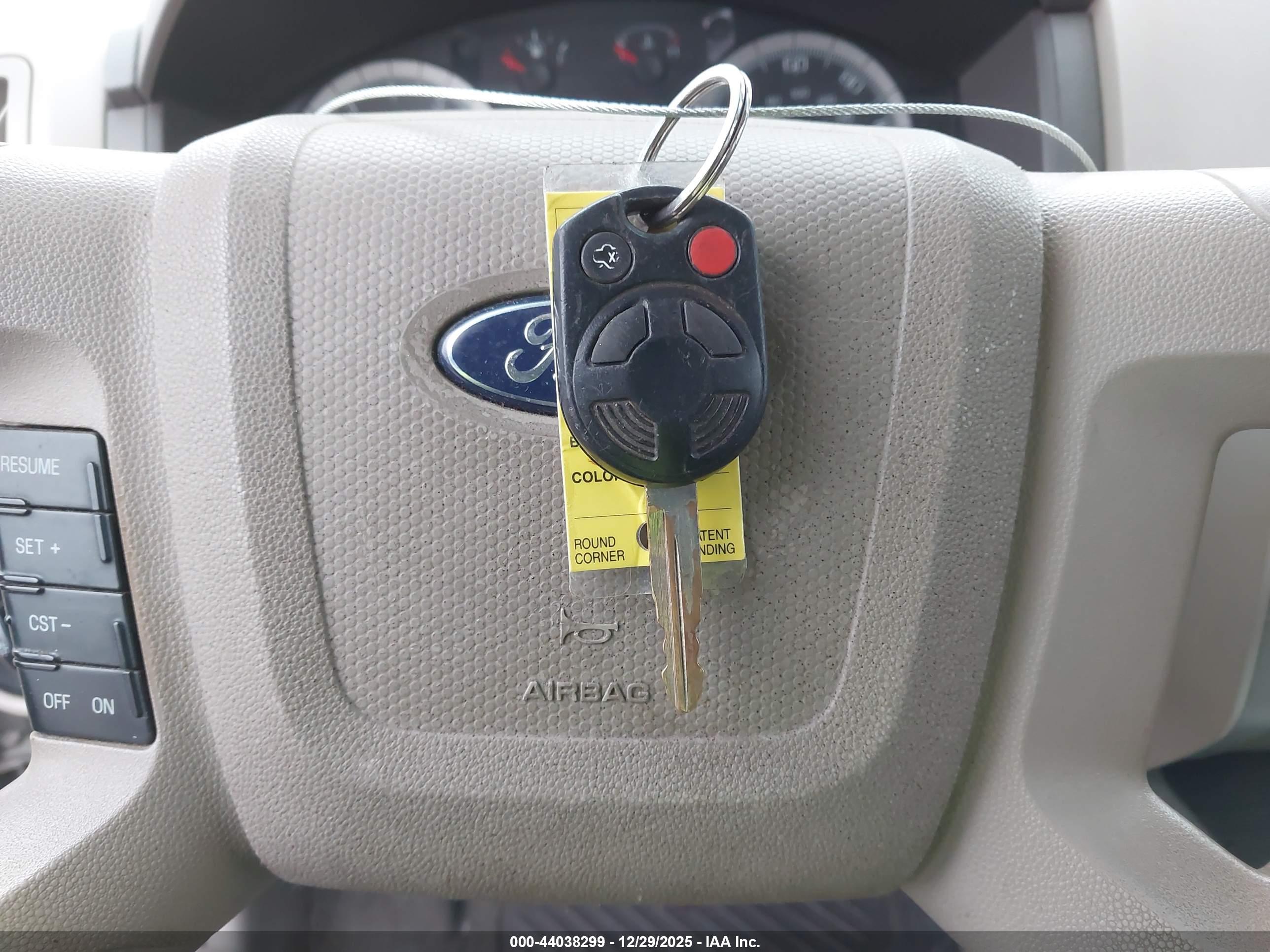 FORD ESCAPE image 11