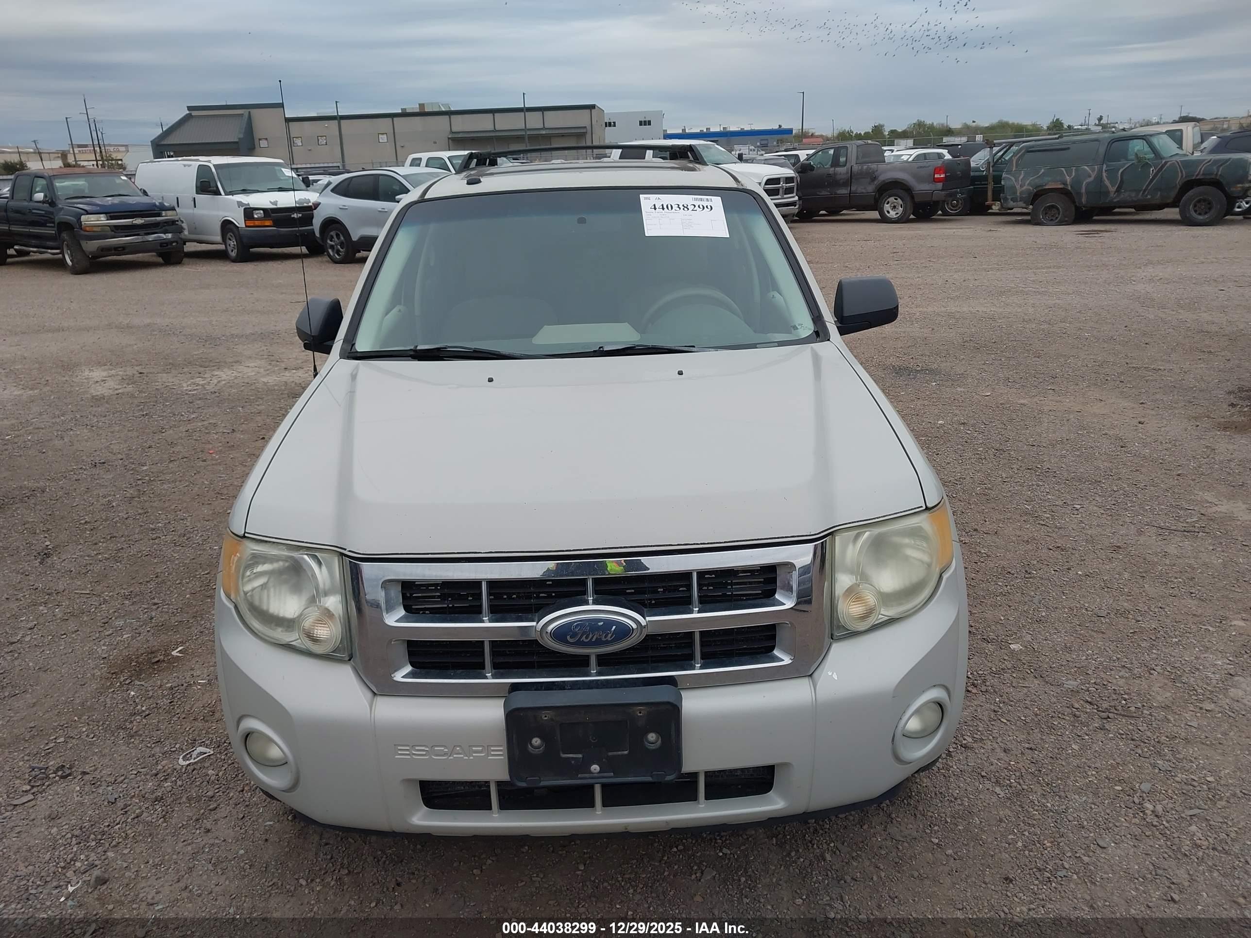 FORD ESCAPE image 6