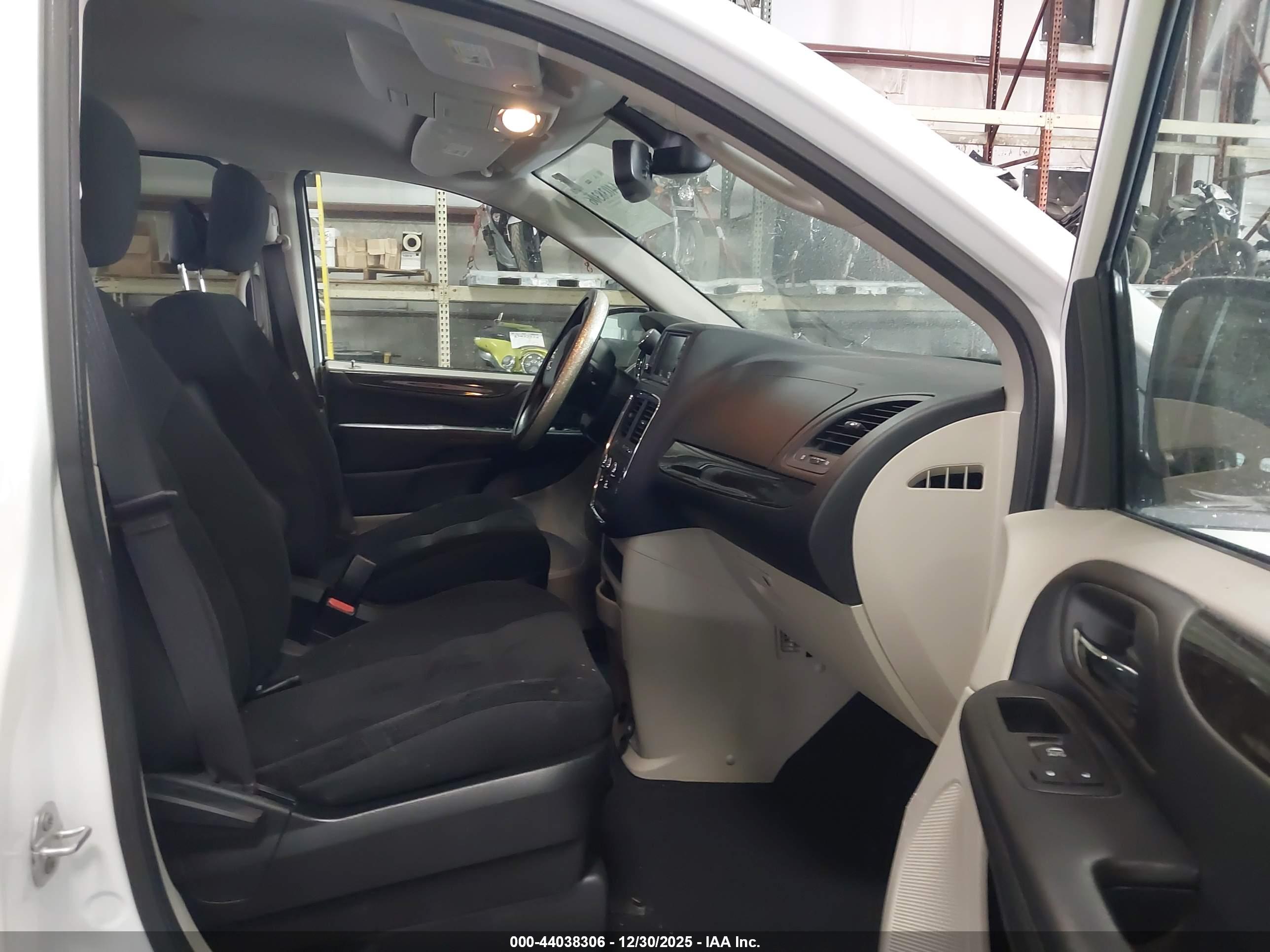 DODGE GRAND image 5