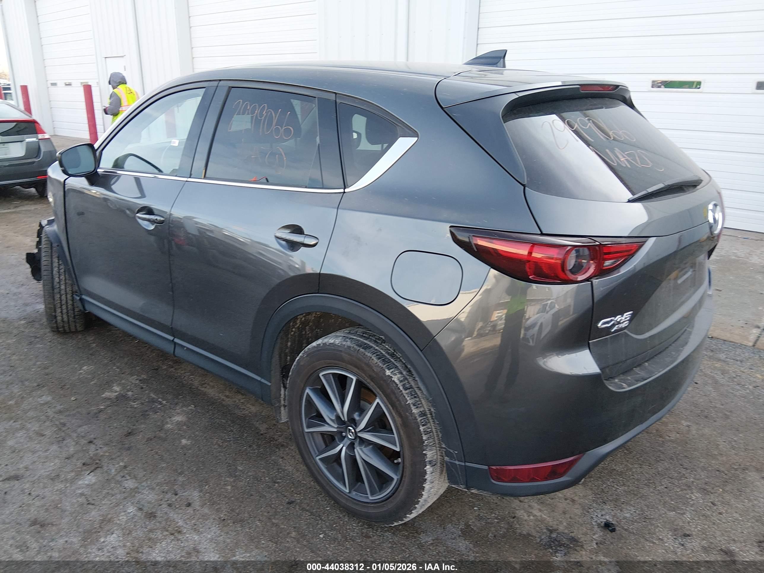 MAZDA CX-5 image 3