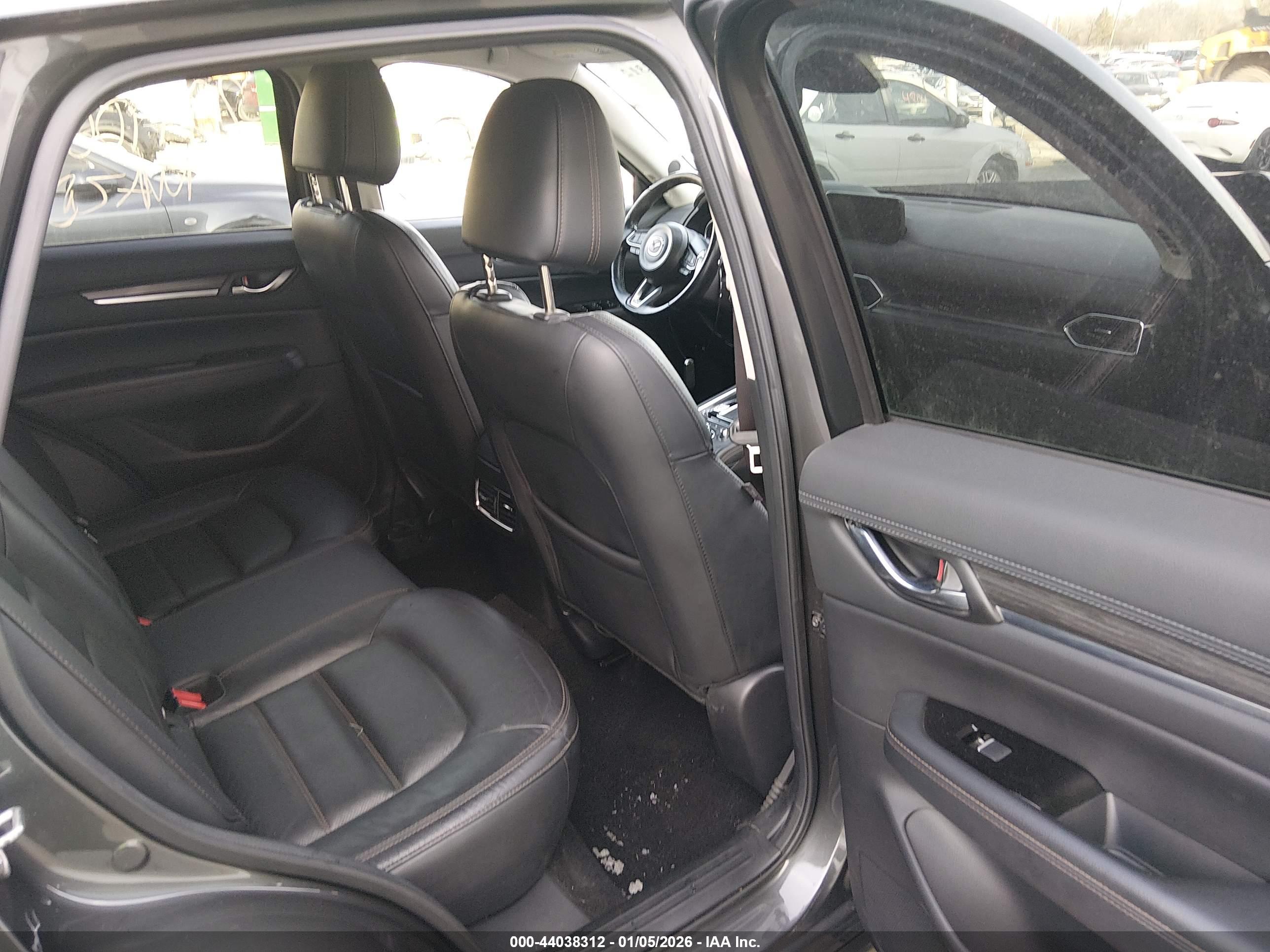 MAZDA CX-5 image 8