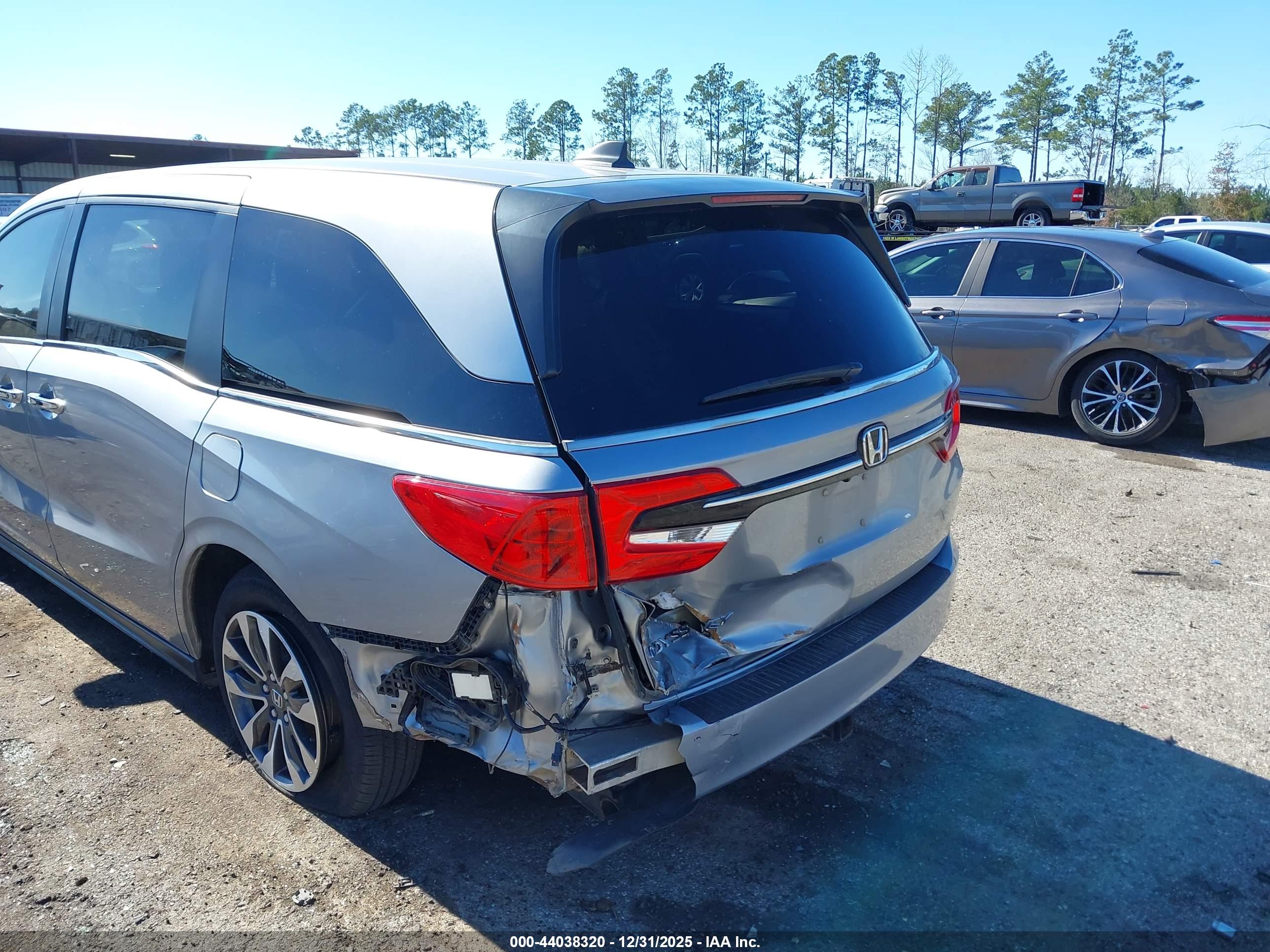 HONDA ODYSSEY image 6
