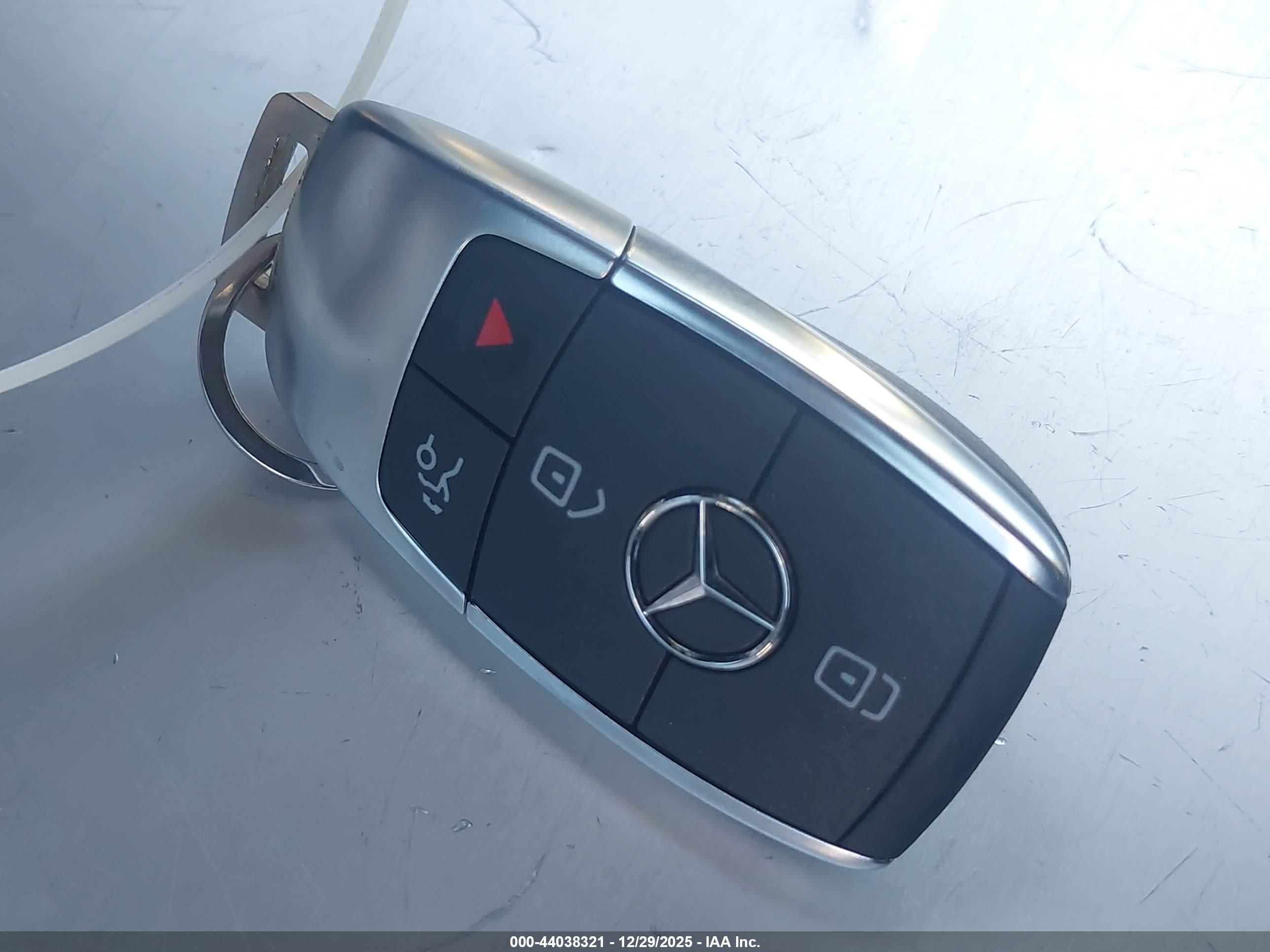 MERCEDES-BENZ GLE image 11