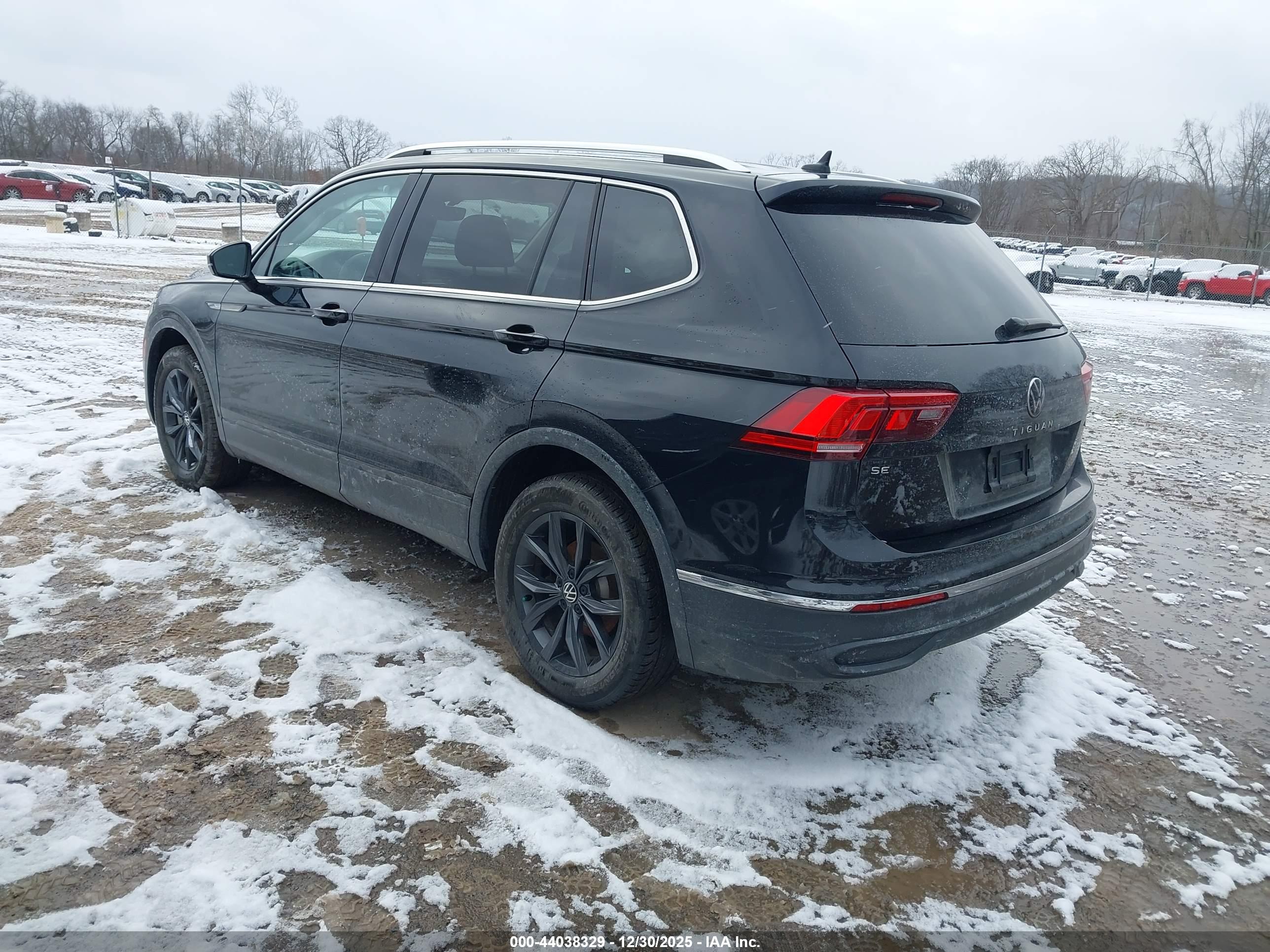 VOLKSWAGEN TIGUAN image 3