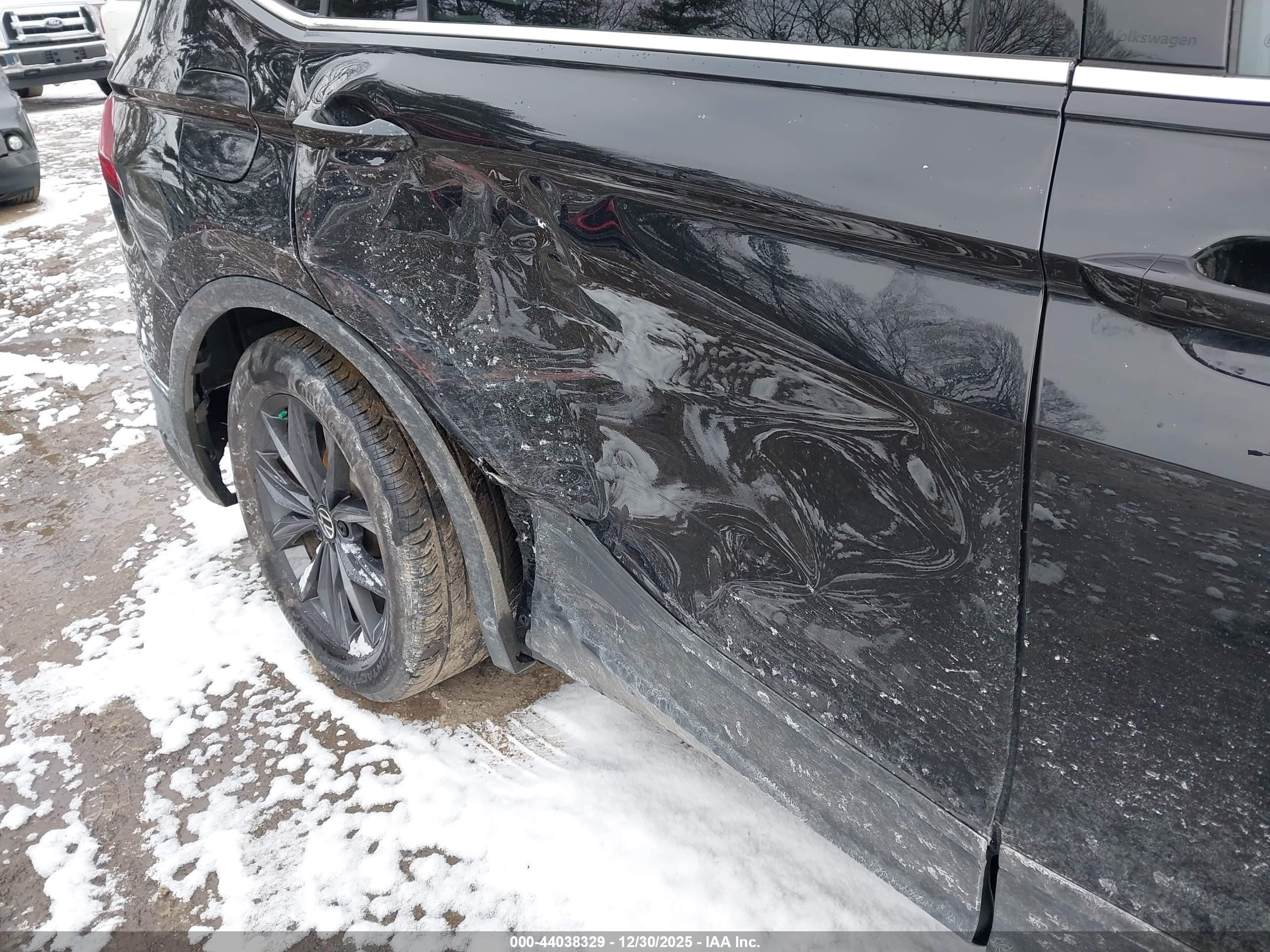 VOLKSWAGEN TIGUAN image 6