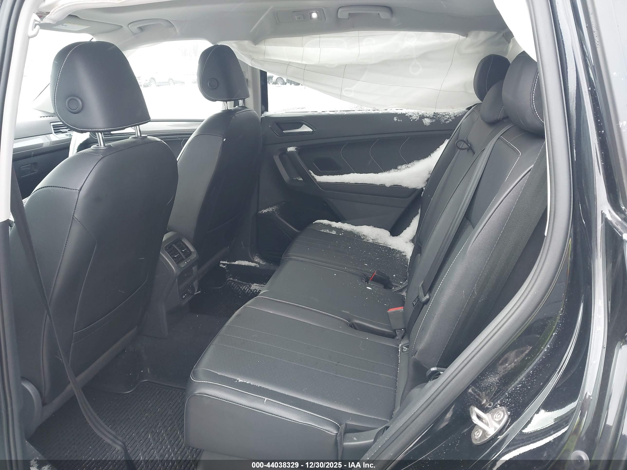 VOLKSWAGEN TIGUAN image 8