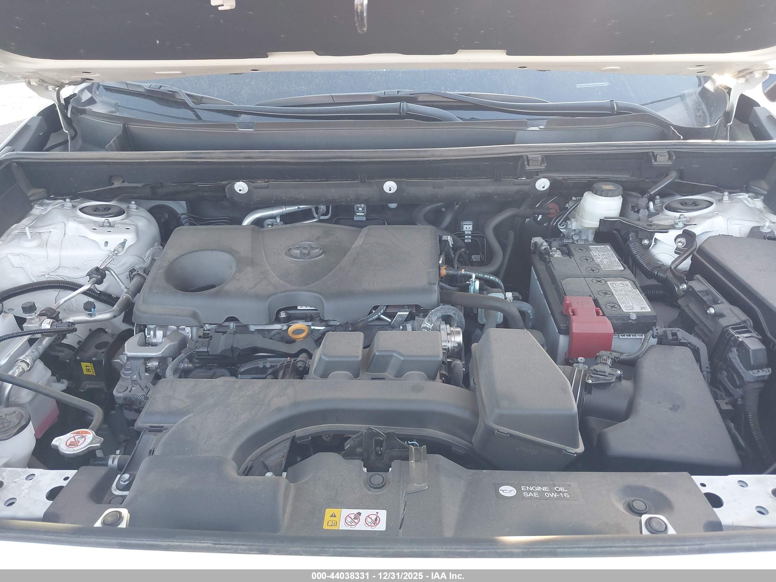 TOYOTA RAV4 image 10
