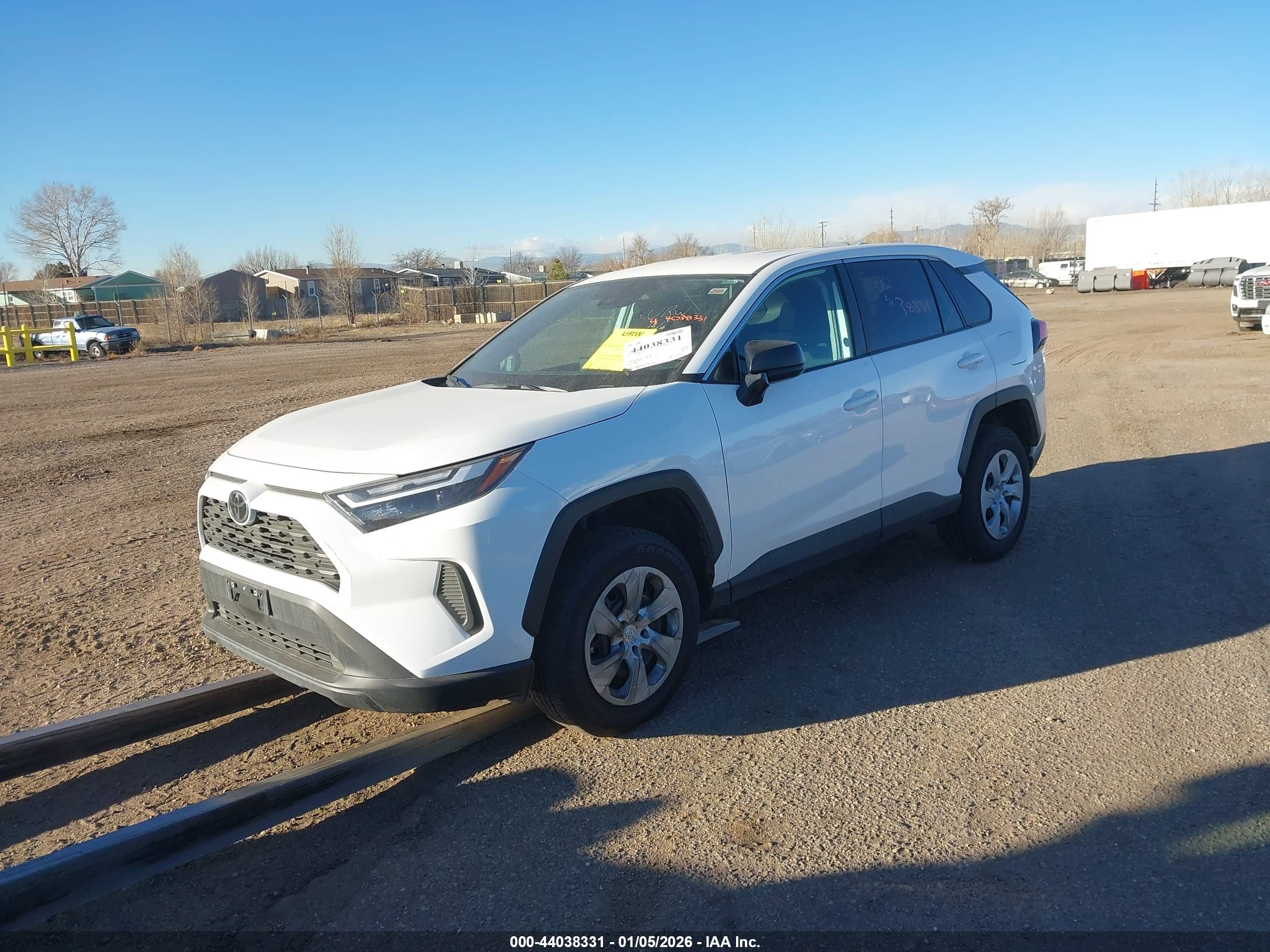 TOYOTA RAV4 image 2
