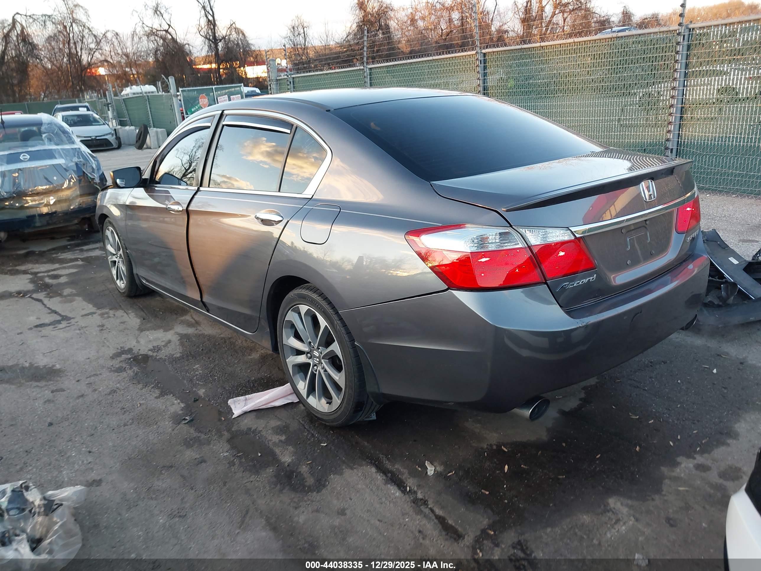 HONDA ACCORD image 3