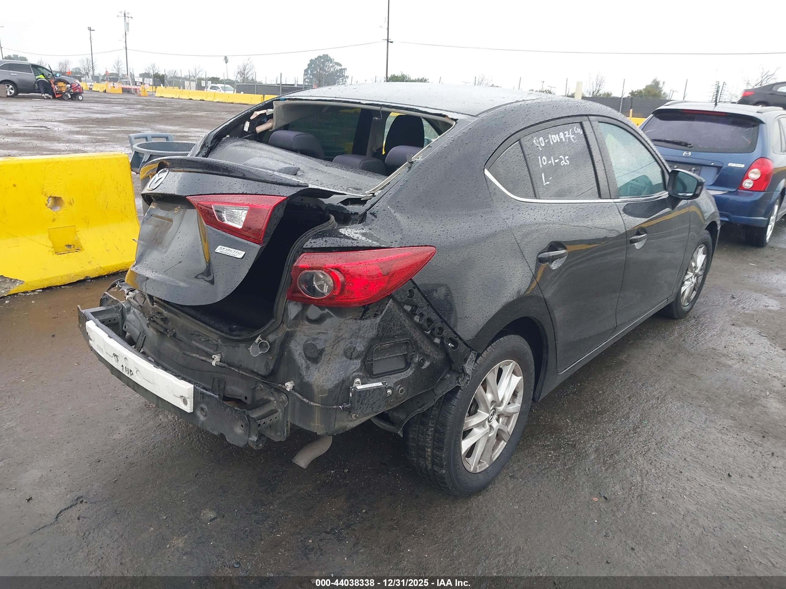 MAZDA MAZDA3 image 4